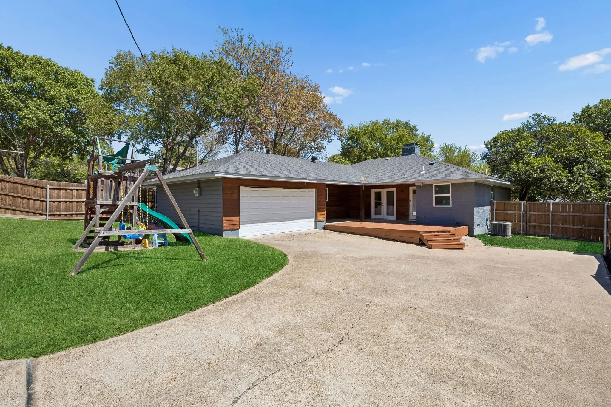 Single Family Residence For Sale in Dallas County , 2329 Springhill Drive, Dallas, Texas 75228, 3 Bedroom, 2 Bathroom, 2 Garage spaces, 1,752 Sqft, built in 1960, mls#21377927, Real Estate Agent in Dallas, Homes For Sale in Dallas county, Homes For Sale in Dallas, Realtor in Dallas Texas, Real Estate Brokerage Independent Realty Texas, Luminita Cordes Realtor