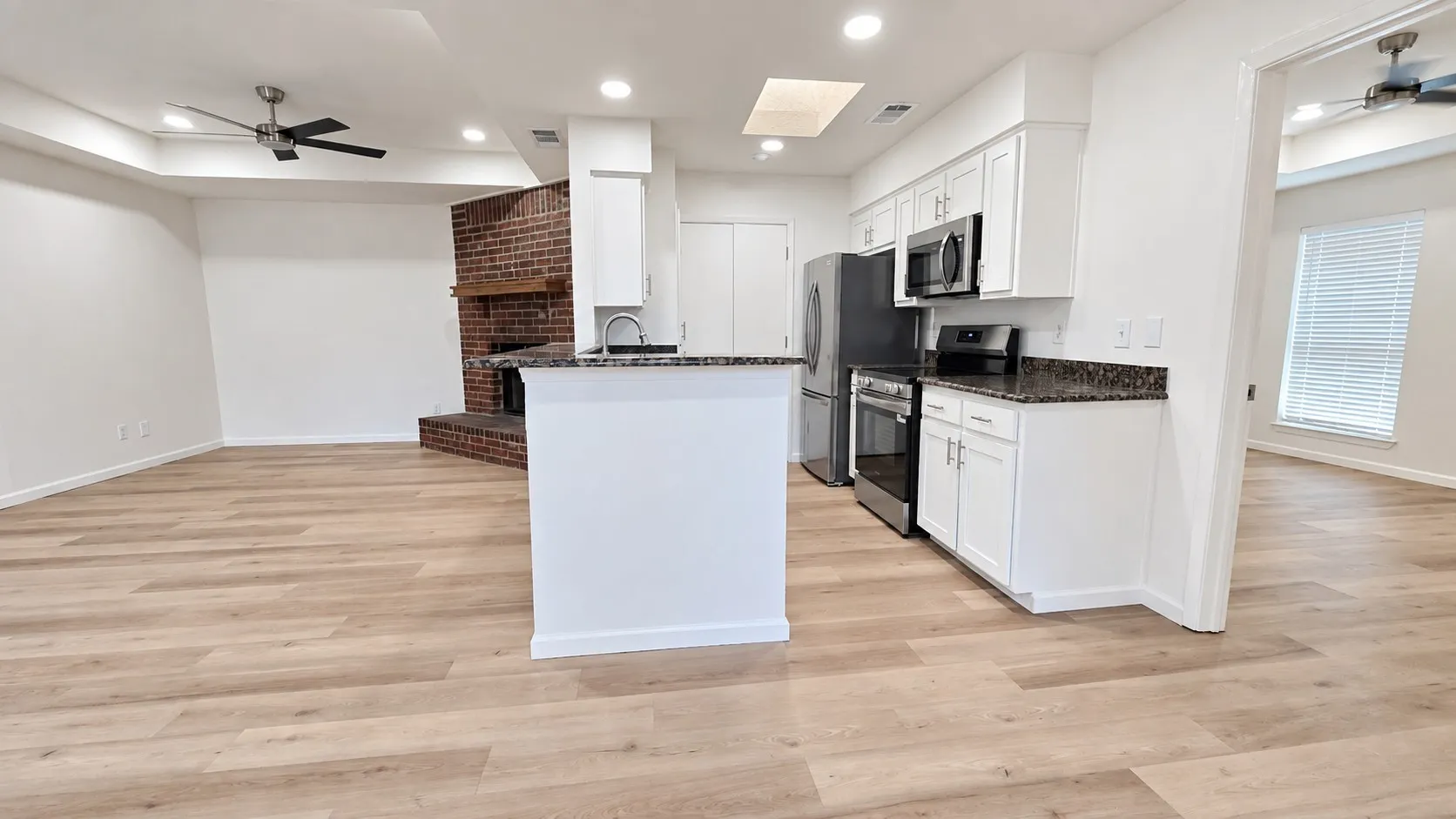 Duplex For Rent in Collin County , 8897 Marilyn Drive, Frisco, Texas 75033, 2 Bedroom, 2 Bathroom, Garage spaces, 1,014 Sqft, built in 1983, mls#21378096, Real Estate Agent in Frisco, Homes For Rent in Collin county, Homes For Rent in Frisco, Realtor in Frisco Texas, Real Estate Brokerage Independent Realty Texas, Luminita Cordes Realtor