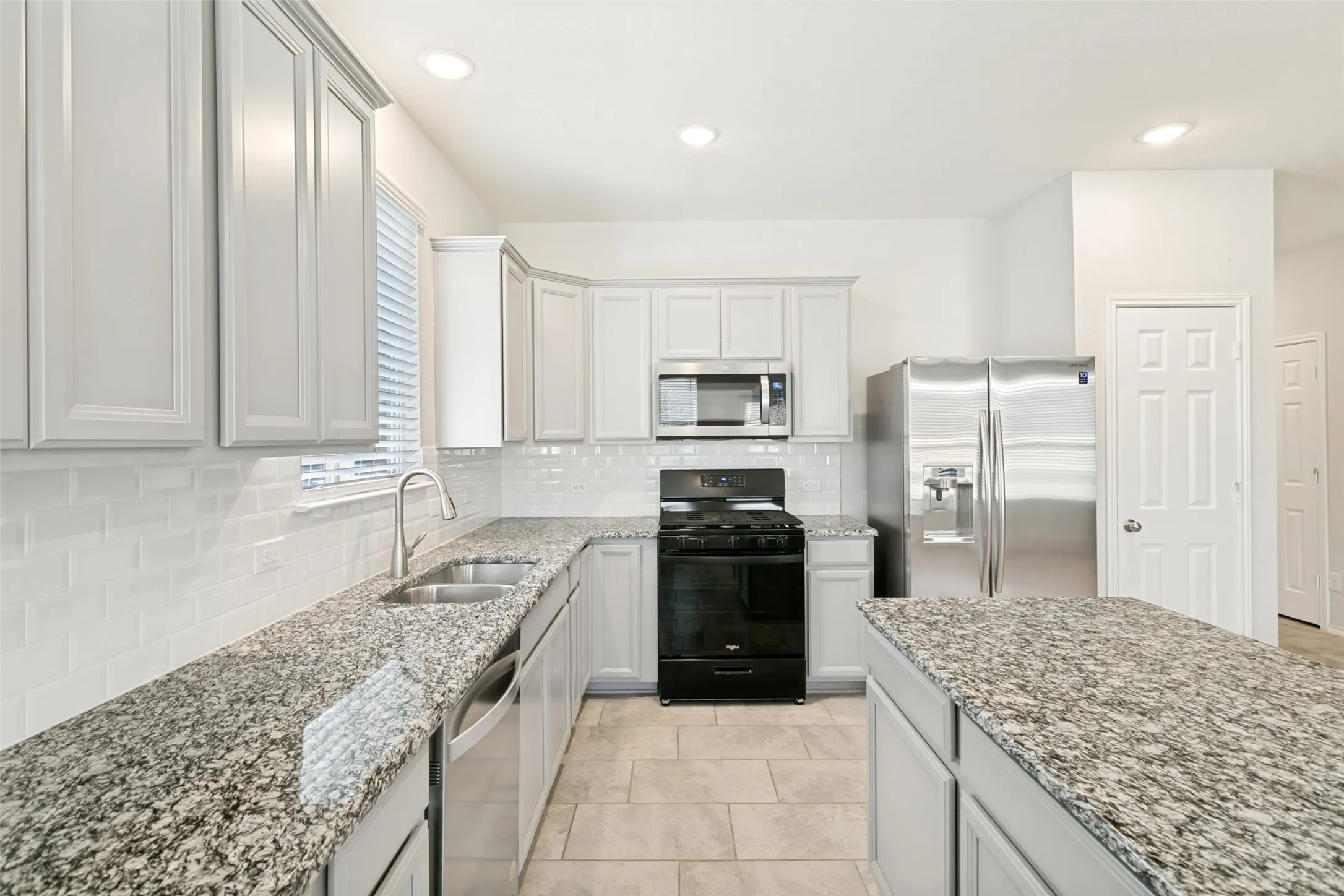 Single Family Residence For Sale in Tarrant County , 5612 Apple Grove Way, Fort Worth, Texas 76123, 3 Bedroom, 2 Bathroom, 2 Garage spaces, 1,681 Sqft, built in 2021, mls#21378103, Real Estate Agent in Fort Worth, Homes For Sale in Tarrant county, Homes For Sale in Fort Worth, Realtor in Fort Worth Texas, Real Estate Brokerage Independent Realty Texas, Luminita Cordes Realtor
