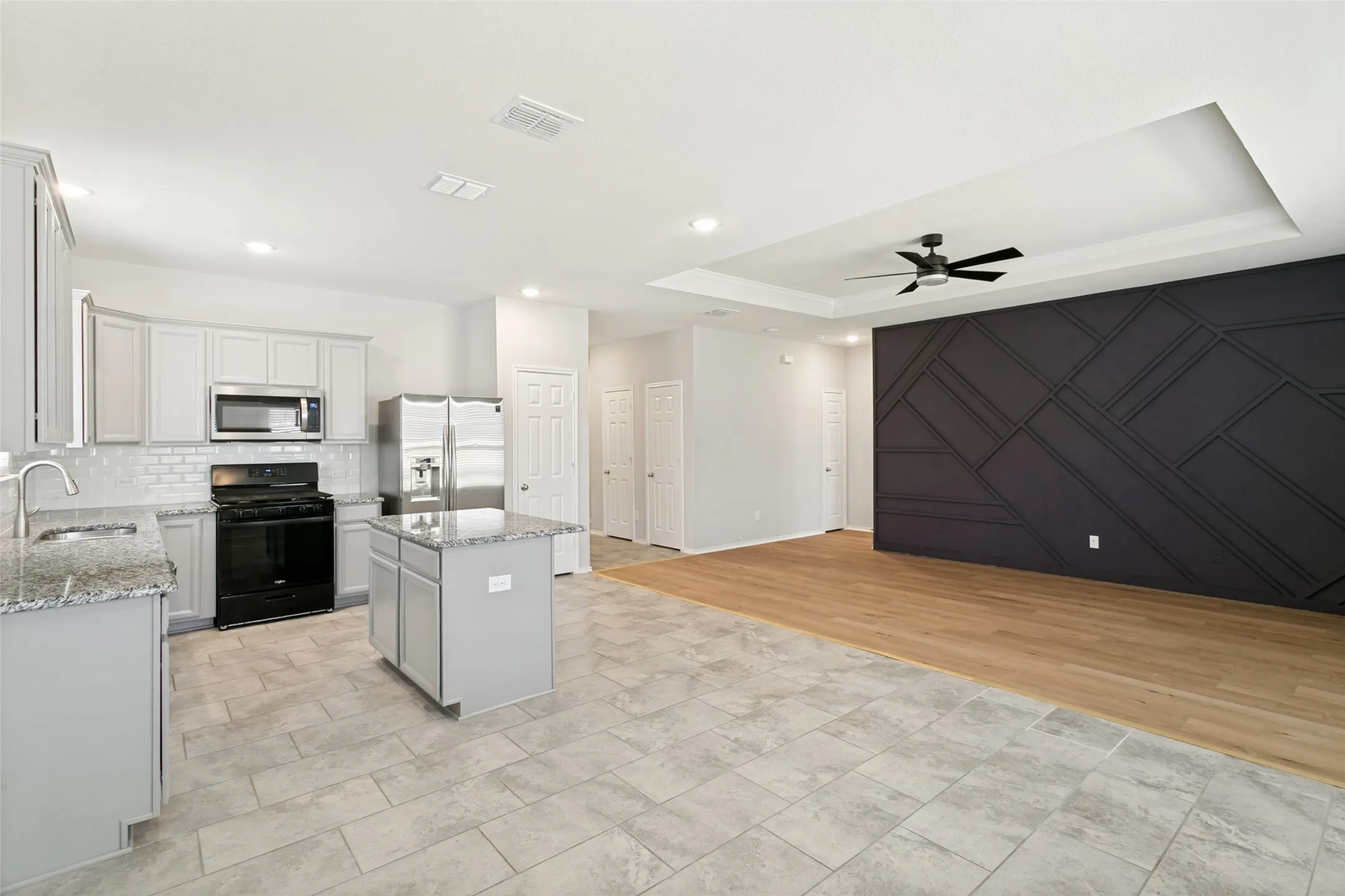 Single Family Residence For Sale in Tarrant County , 5612 Apple Grove Way, Fort Worth, Texas 76123, 3 Bedroom, 2 Bathroom, 2 Garage spaces, 1,681 Sqft, built in 2021, mls#21378103, Real Estate Agent in Fort Worth, Homes For Sale in Tarrant county, Homes For Sale in Fort Worth, Realtor in Fort Worth Texas, Real Estate Brokerage Independent Realty Texas, Luminita Cordes Realtor