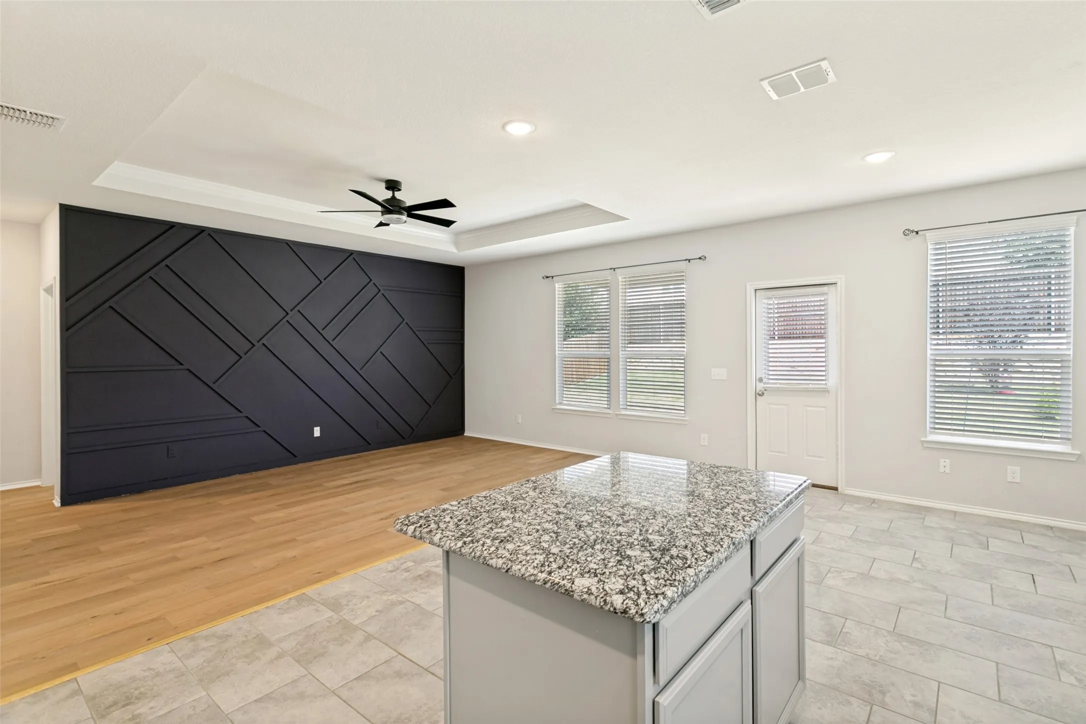 Single Family Residence For Sale in Tarrant County , 5612 Apple Grove Way, Fort Worth, Texas 76123, 3 Bedroom, 2 Bathroom, 2 Garage spaces, 1,681 Sqft, built in 2021, mls#21378103, Real Estate Agent in Fort Worth, Homes For Sale in Tarrant county, Homes For Sale in Fort Worth, Realtor in Fort Worth Texas, Real Estate Brokerage Independent Realty Texas, Luminita Cordes Realtor