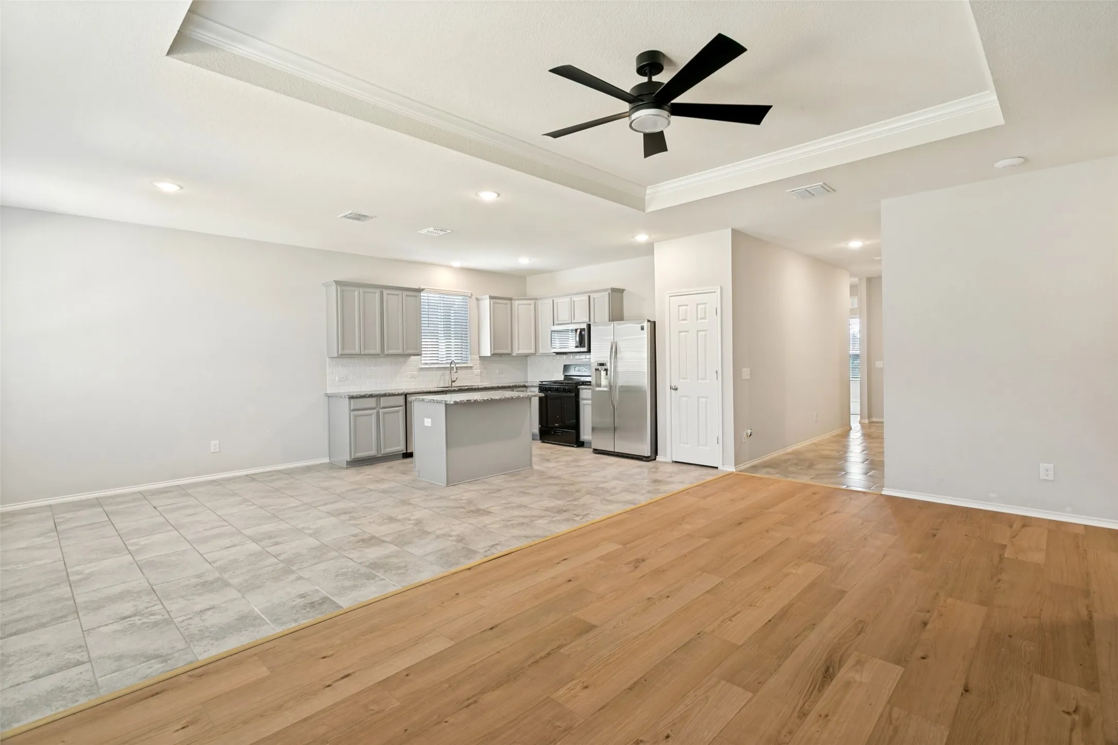 Single Family Residence For Sale in Tarrant County , 5612 Apple Grove Way, Fort Worth, Texas 76123, 3 Bedroom, 2 Bathroom, 2 Garage spaces, 1,681 Sqft, built in 2021, mls#21378103, Real Estate Agent in Fort Worth, Homes For Sale in Tarrant county, Homes For Sale in Fort Worth, Realtor in Fort Worth Texas, Real Estate Brokerage Independent Realty Texas, Luminita Cordes Realtor