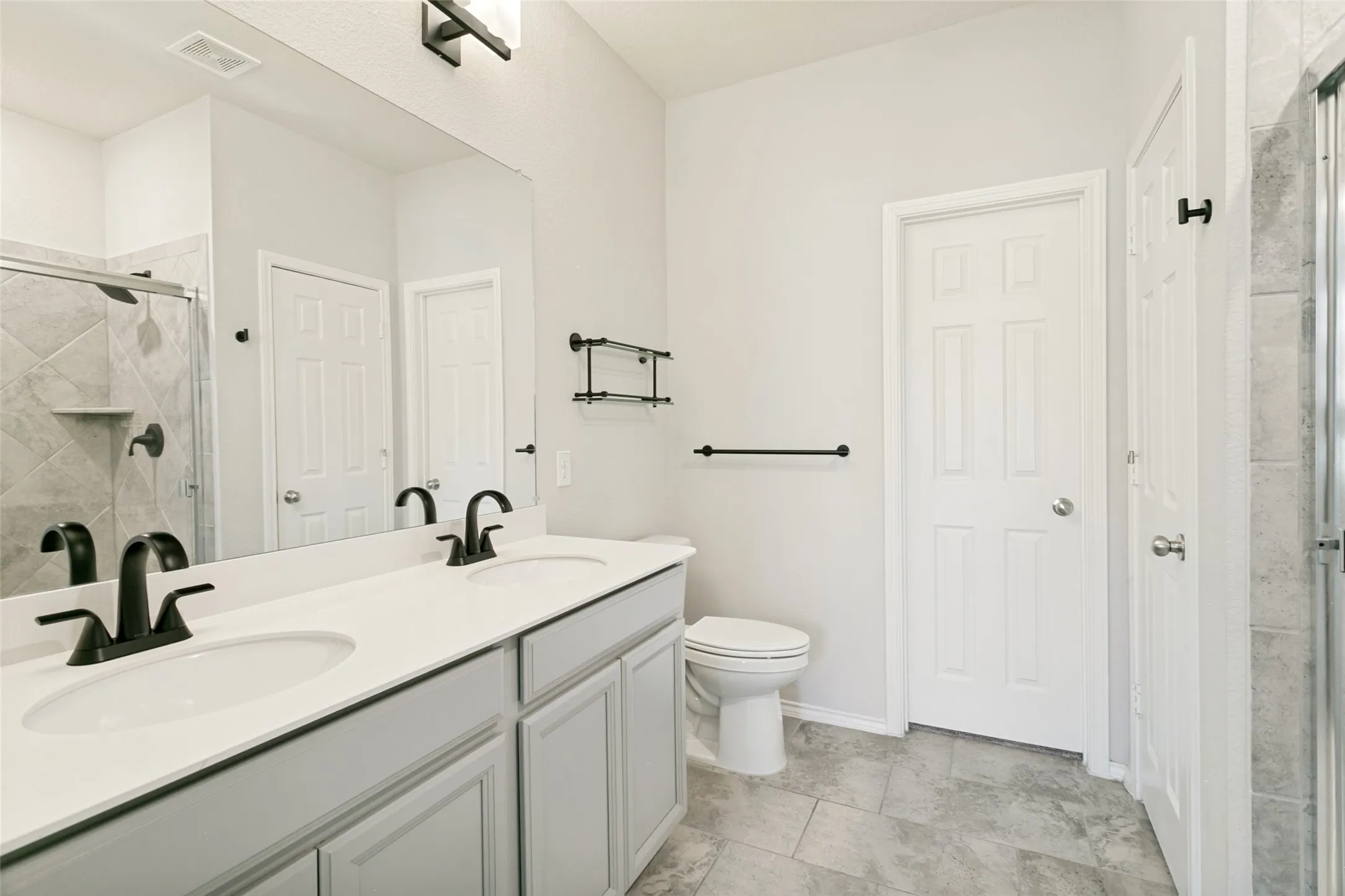 Single Family Residence For Sale in Tarrant County , 5612 Apple Grove Way, Fort Worth, Texas 76123, 3 Bedroom, 2 Bathroom, 2 Garage spaces, 1,681 Sqft, built in 2021, mls#21378103, Real Estate Agent in Fort Worth, Homes For Sale in Tarrant county, Homes For Sale in Fort Worth, Realtor in Fort Worth Texas, Real Estate Brokerage Independent Realty Texas, Luminita Cordes Realtor