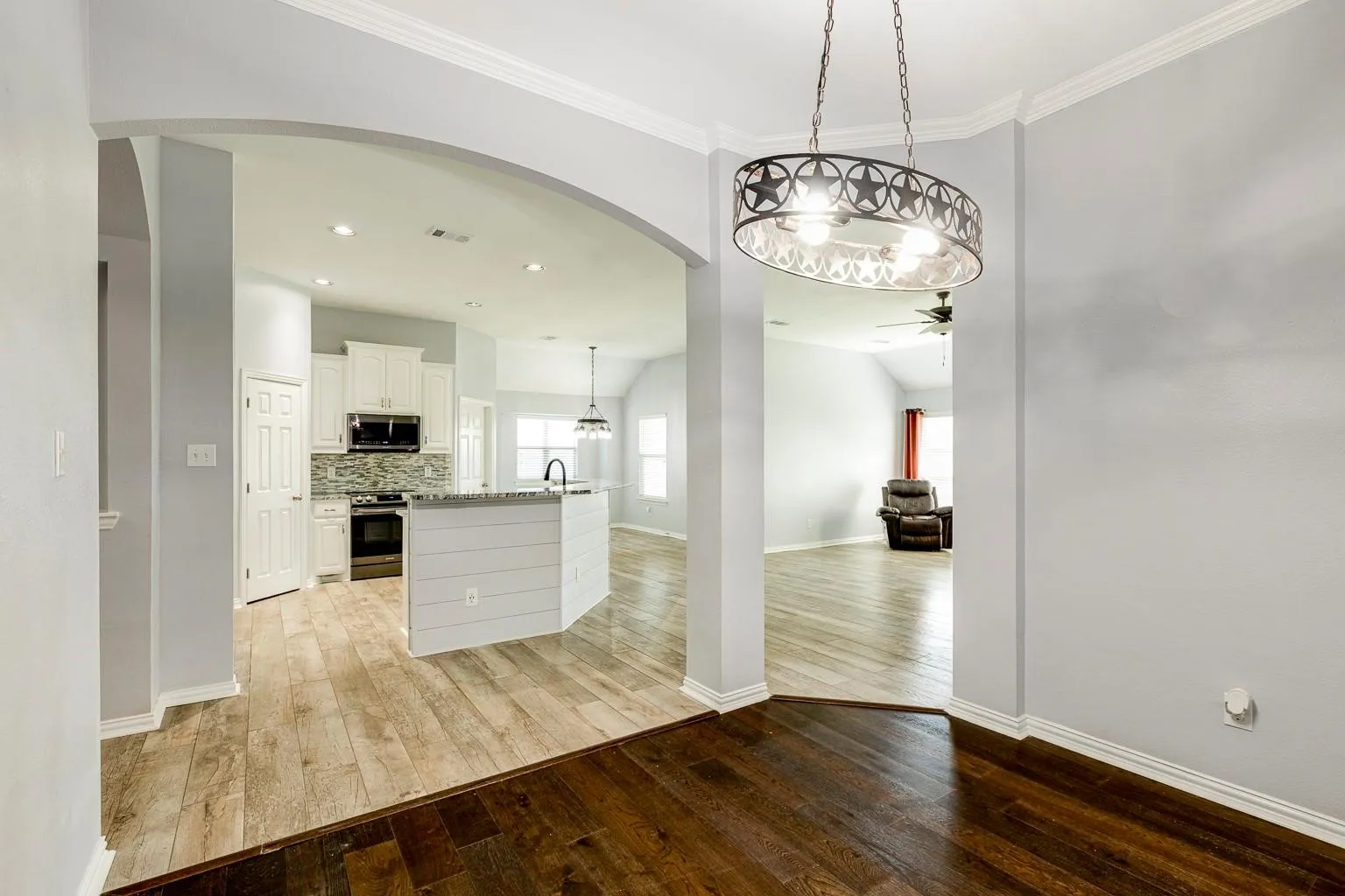 Single Family Residence For Sale in Kaufman County , 107 Harvest Way, Crandall, Texas 75114, 4 Bedroom, 2 Bathroom, 2 Garage spaces, 2,022 Sqft, built in 2010, mls#21378136, Real Estate Agent in Crandall, Homes For Sale in Kaufman county, Homes For Sale in Crandall, Realtor in Crandall Texas, Real Estate Brokerage Independent Realty Texas, Luminita Cordes Realtor