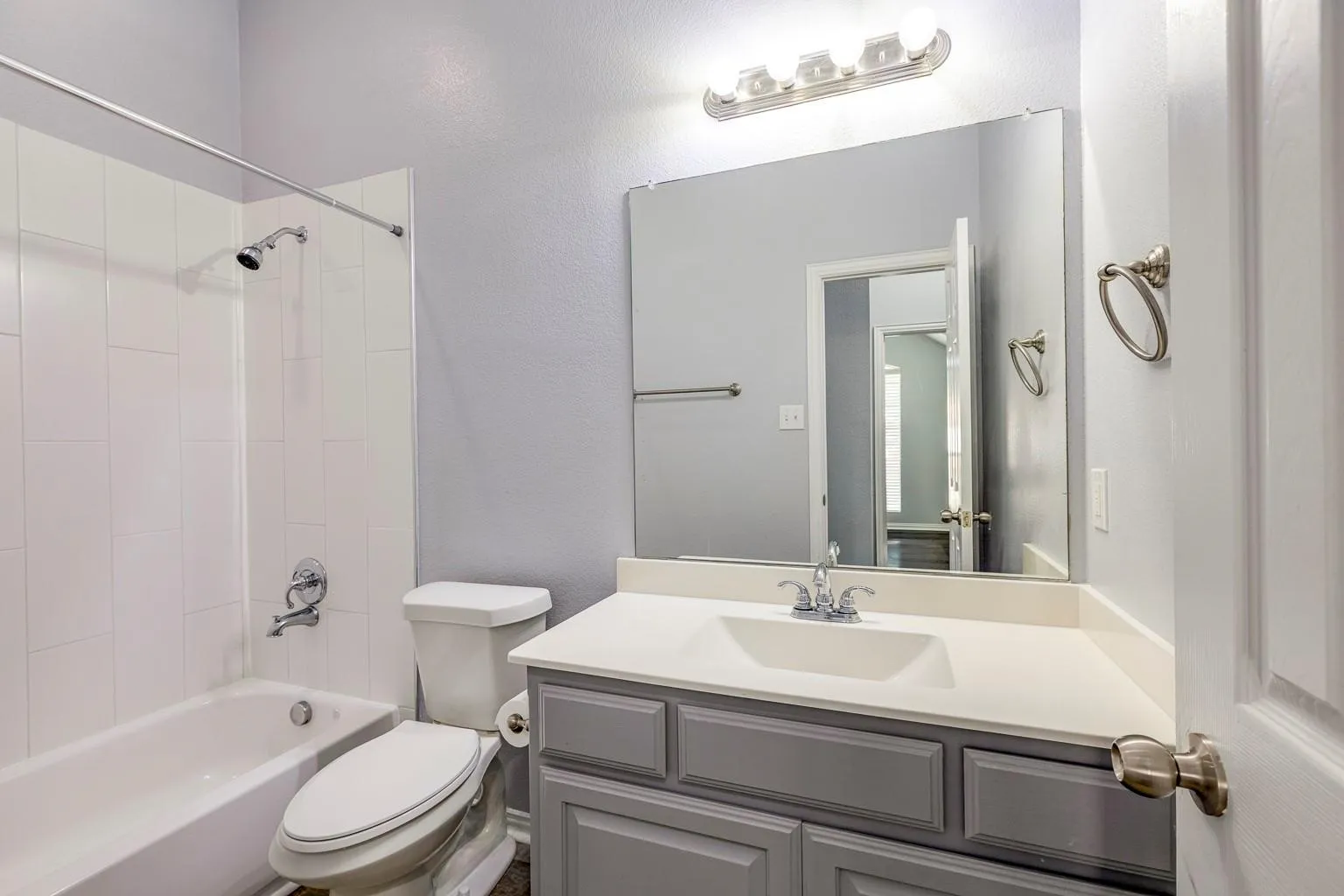 Single Family Residence For Sale in Kaufman County , 107 Harvest Way, Crandall, Texas 75114, 4 Bedroom, 2 Bathroom, 2 Garage spaces, 2,022 Sqft, built in 2010, mls#21378136, Real Estate Agent in Crandall, Homes For Sale in Kaufman county, Homes For Sale in Crandall, Realtor in Crandall Texas, Real Estate Brokerage Independent Realty Texas, Luminita Cordes Realtor