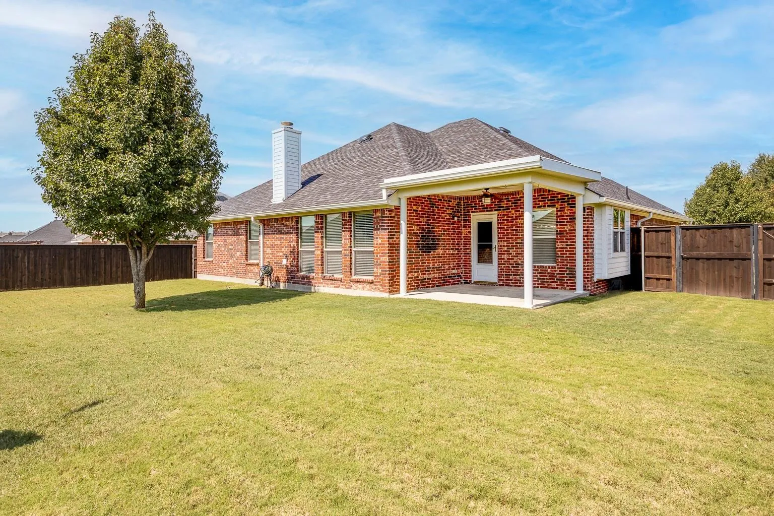 Single Family Residence For Sale in Kaufman County , 107 Harvest Way, Crandall, Texas 75114, 4 Bedroom, 2 Bathroom, 2 Garage spaces, 2,022 Sqft, built in 2010, mls#21378136, Real Estate Agent in Crandall, Homes For Sale in Kaufman county, Homes For Sale in Crandall, Realtor in Crandall Texas, Real Estate Brokerage Independent Realty Texas, Luminita Cordes Realtor