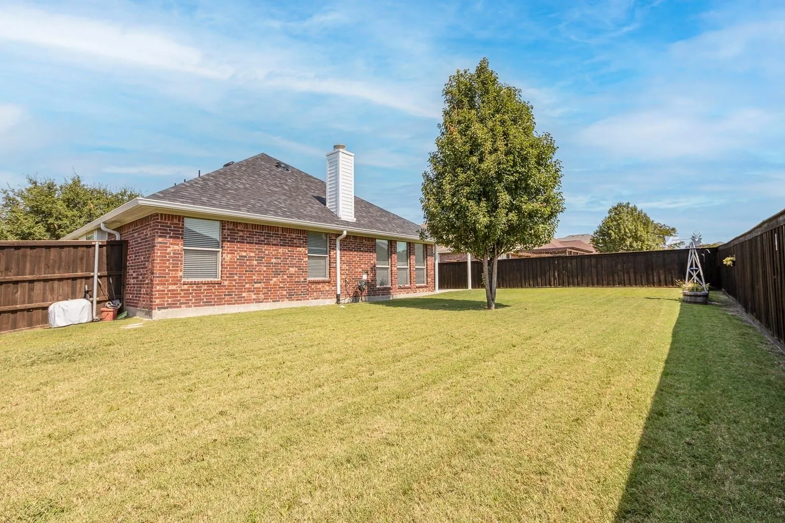Single Family Residence For Sale in Kaufman County , 107 Harvest Way, Crandall, Texas 75114, 4 Bedroom, 2 Bathroom, 2 Garage spaces, 2,022 Sqft, built in 2010, mls#21378136, Real Estate Agent in Crandall, Homes For Sale in Kaufman county, Homes For Sale in Crandall, Realtor in Crandall Texas, Real Estate Brokerage Independent Realty Texas, Luminita Cordes Realtor