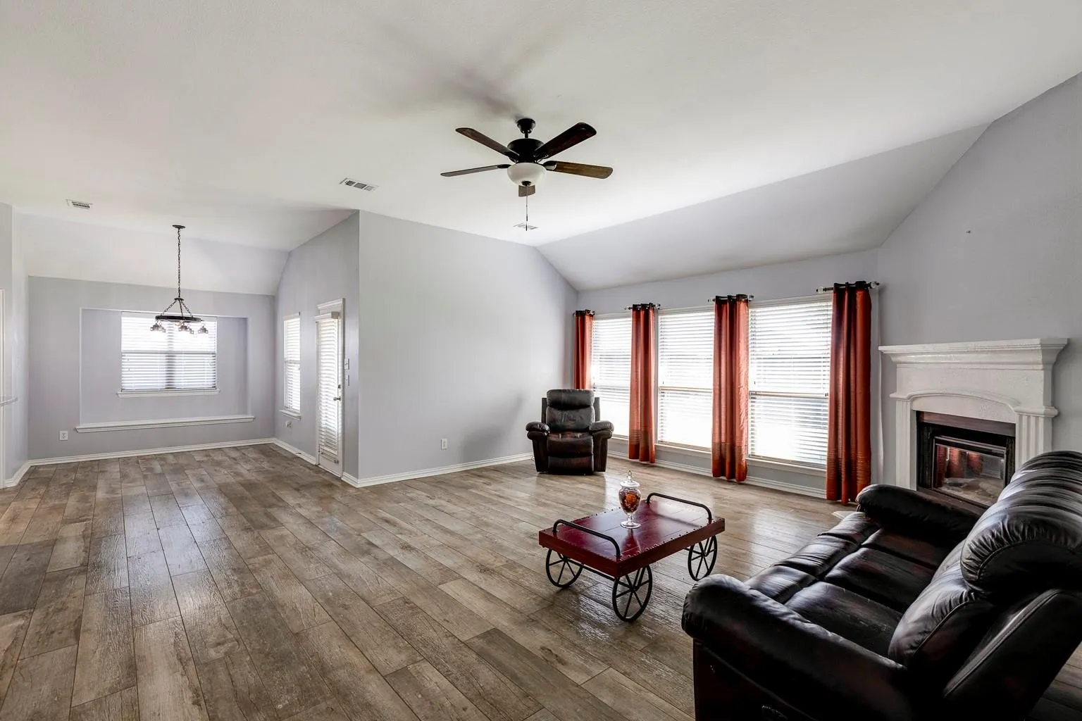Single Family Residence For Sale in Kaufman County , 107 Harvest Way, Crandall, Texas 75114, 4 Bedroom, 2 Bathroom, 2 Garage spaces, 2,022 Sqft, built in 2010, mls#21378136, Real Estate Agent in Crandall, Homes For Sale in Kaufman county, Homes For Sale in Crandall, Realtor in Crandall Texas, Real Estate Brokerage Independent Realty Texas, Luminita Cordes Realtor