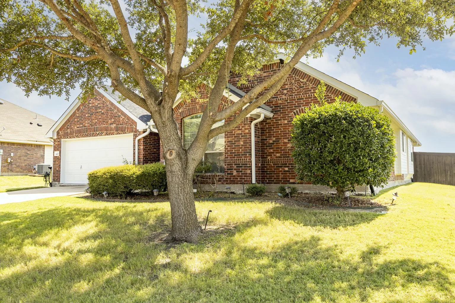 Single Family Residence For Sale in Kaufman County , 107 Harvest Way, Crandall, Texas 75114, 4 Bedroom, 2 Bathroom, 2 Garage spaces, 2,022 Sqft, built in 2010, mls#21378136, Real Estate Agent in Crandall, Homes For Sale in Kaufman county, Homes For Sale in Crandall, Realtor in Crandall Texas, Real Estate Brokerage Independent Realty Texas, Luminita Cordes Realtor