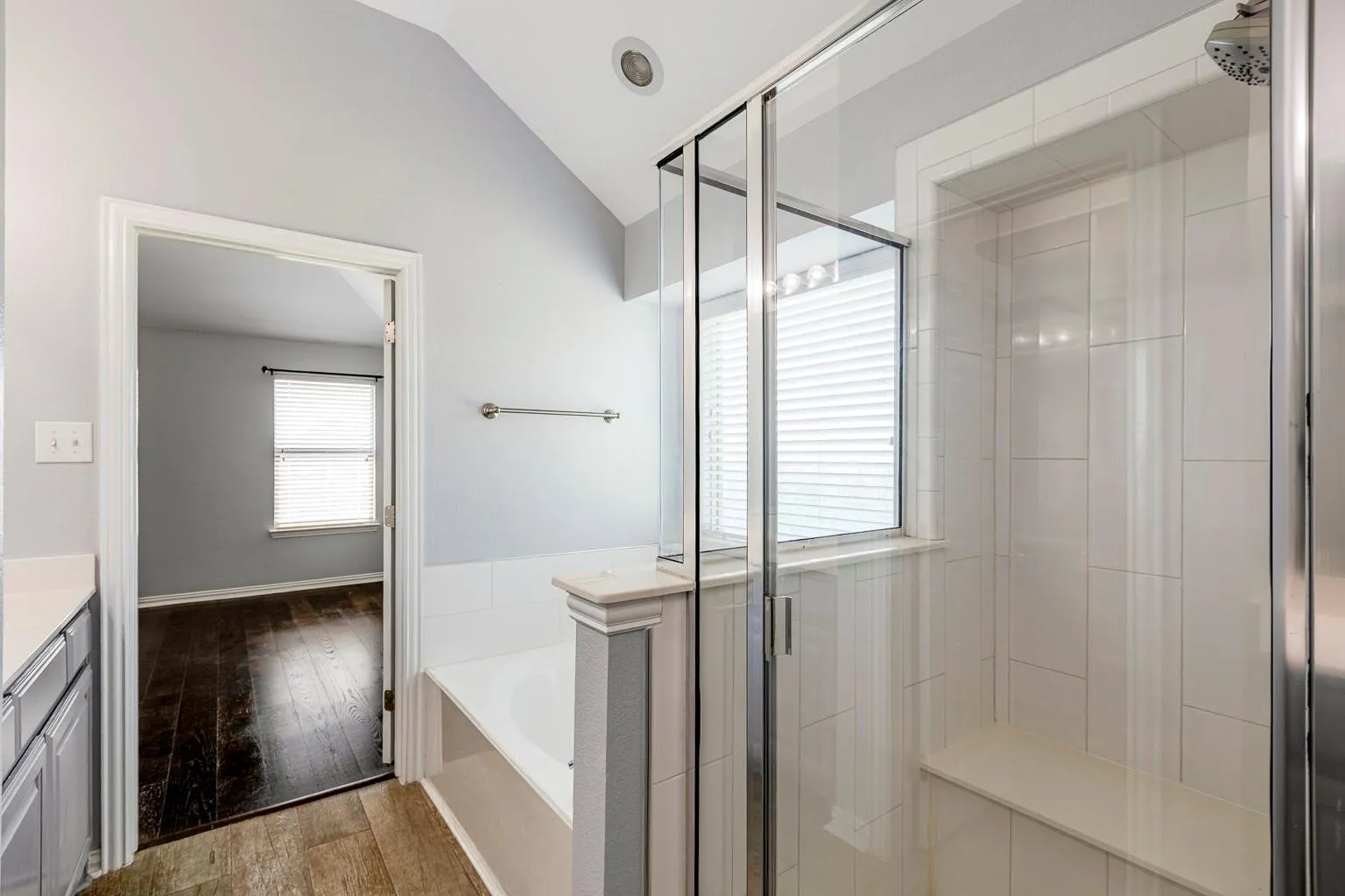 Single Family Residence For Sale in Kaufman County , 107 Harvest Way, Crandall, Texas 75114, 4 Bedroom, 2 Bathroom, 2 Garage spaces, 2,022 Sqft, built in 2010, mls#21378136, Real Estate Agent in Crandall, Homes For Sale in Kaufman county, Homes For Sale in Crandall, Realtor in Crandall Texas, Real Estate Brokerage Independent Realty Texas, Luminita Cordes Realtor