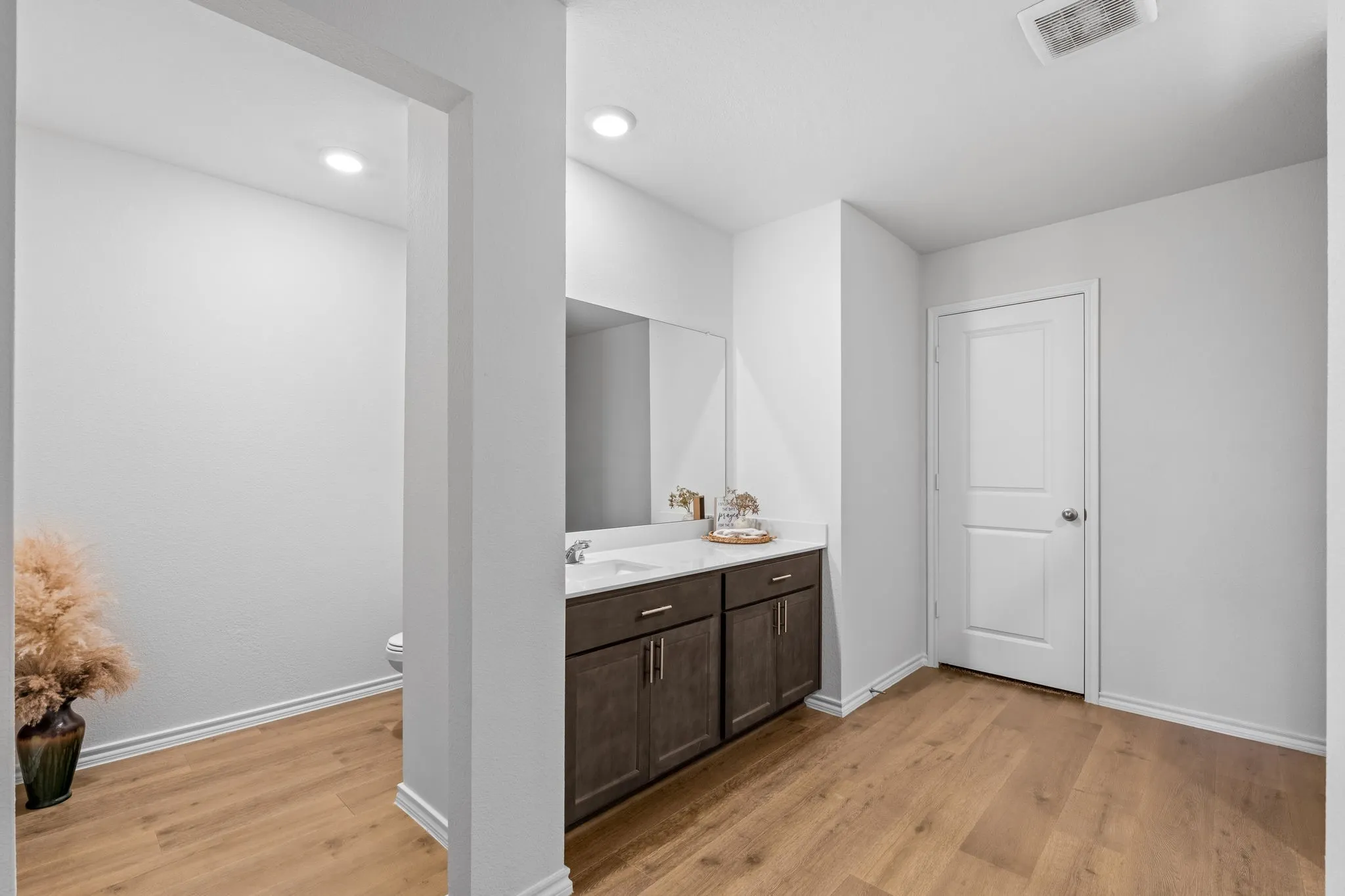 Single Family Residence For Sale in Collin County , 919 Sunrise Lane, Royse City, Texas 75189, 5 Bedroom, 3 Bathroom, 2 Garage spaces, 2,548 Sqft, built in 2023, mls#21378138, Real Estate Agent in Royse City, Homes For Sale in Collin county, Homes For Sale in Royse City, Realtor in Royse City Texas, Real Estate Brokerage Independent Realty Texas, Luminita Cordes Realtor