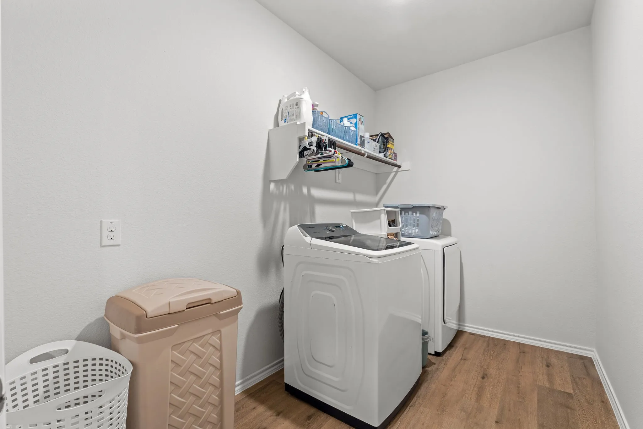 Single Family Residence For Sale in Collin County , 919 Sunrise Lane, Royse City, Texas 75189, 5 Bedroom, 3 Bathroom, 2 Garage spaces, 2,548 Sqft, built in 2023, mls#21378138, Real Estate Agent in Royse City, Homes For Sale in Collin county, Homes For Sale in Royse City, Realtor in Royse City Texas, Real Estate Brokerage Independent Realty Texas, Luminita Cordes Realtor