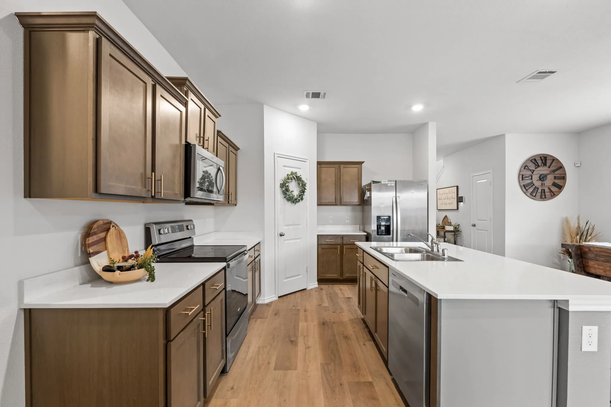 Single Family Residence For Sale in Collin County , 919 Sunrise Lane, Royse City, Texas 75189, 5 Bedroom, 3 Bathroom, 2 Garage spaces, 2,548 Sqft, built in 2023, mls#21378138, Real Estate Agent in Royse City, Homes For Sale in Collin county, Homes For Sale in Royse City, Realtor in Royse City Texas, Real Estate Brokerage Independent Realty Texas, Luminita Cordes Realtor