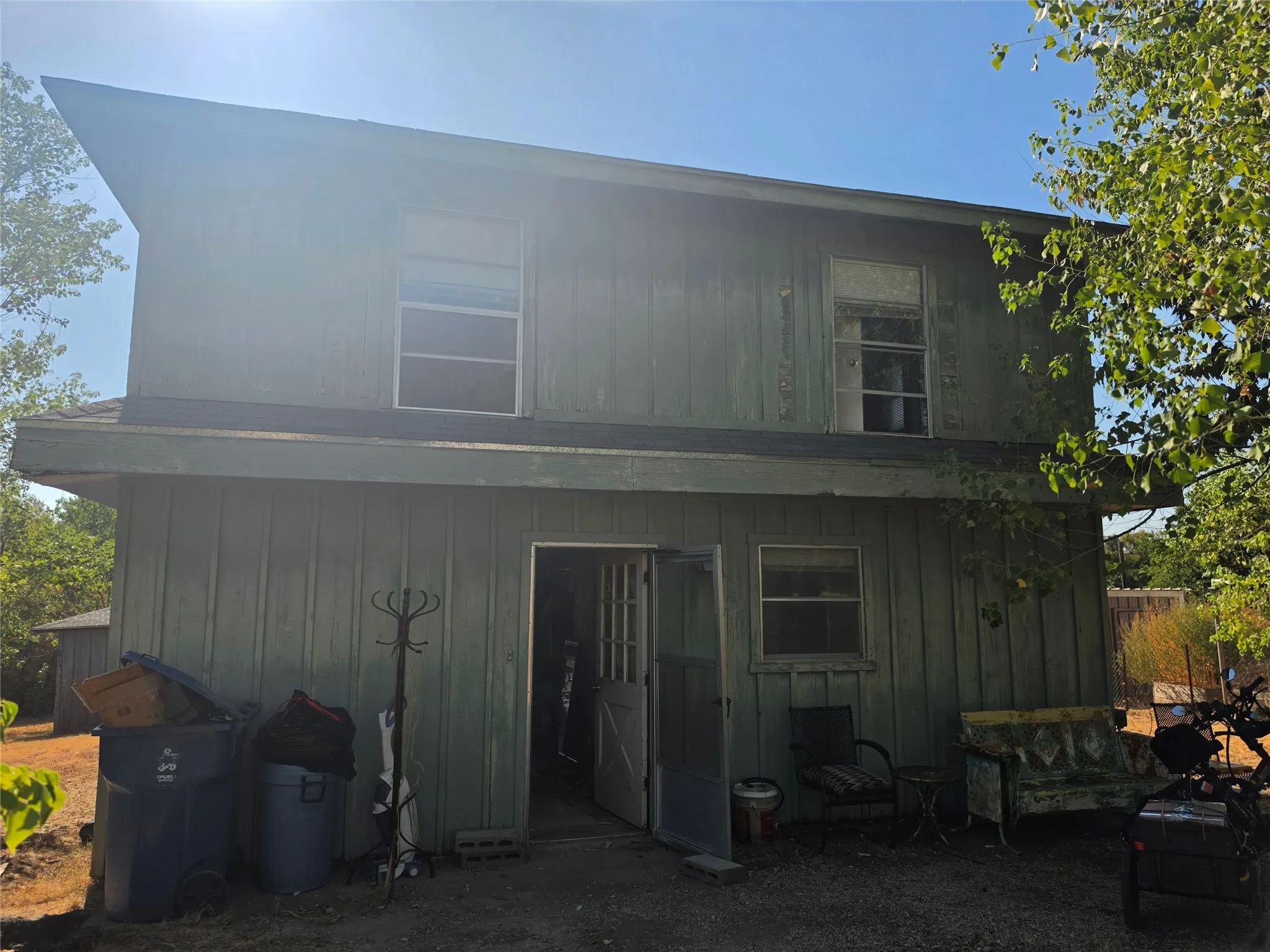 Single Family Residence For Sale in Hood County , 613 Apollo Court, Granbury, Texas 76049, 2 Bedroom, 2 Bathroom, Garage spaces, 1,250 Sqft, built in 1973, mls#21377470, Real Estate Agent in Granbury, Homes For Sale in Hood county, Homes For Sale in Granbury, Realtor in Granbury Texas, Real Estate Brokerage Independent Realty Texas, Luminita Cordes Realtor