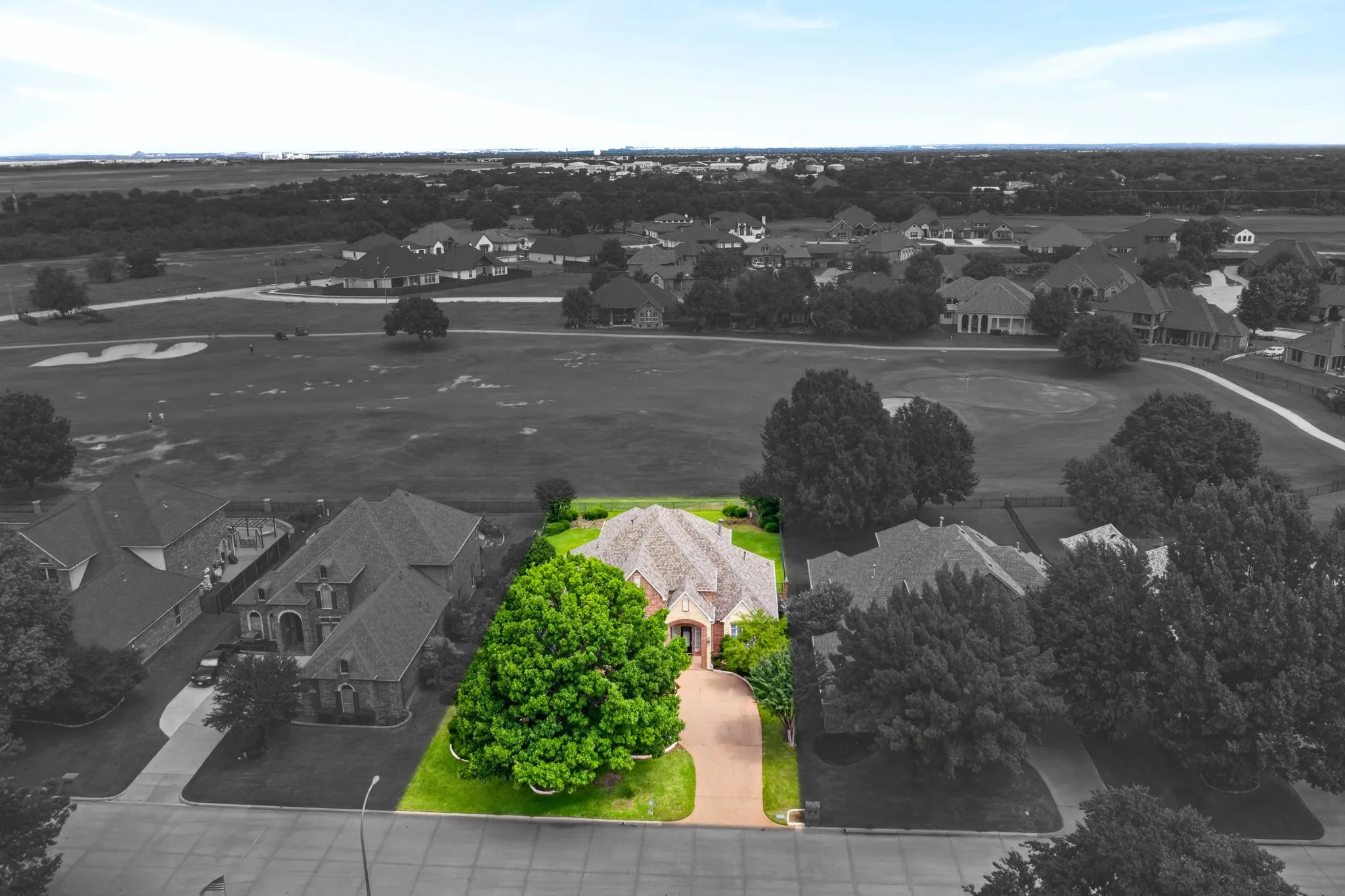 Single Family Residence For Sale in Tarrant County , 865 Thomas Crossing Drive, Fort Worth, Texas 76028, 4 Bedroom, 3 Bathroom, 3 Garage spaces, 3,371 Sqft, built in 1999, mls#21376531, Real Estate Agent in Fort Worth, Homes For Sale in Tarrant county, Homes For Sale in Fort Worth, Realtor in Fort Worth Texas, Real Estate Brokerage Independent Realty Texas, Luminita Cordes Realtor