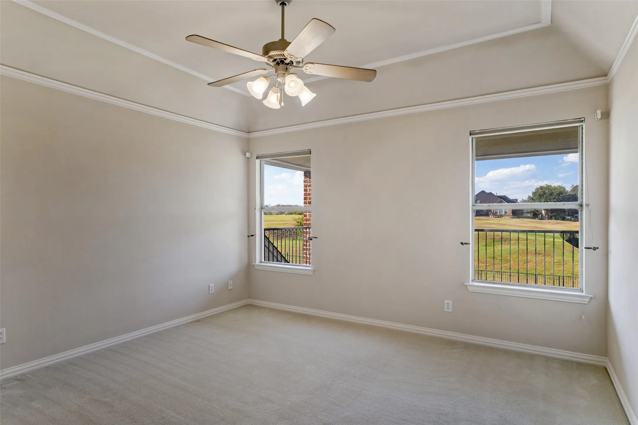 Single Family Residence For Sale in Tarrant County , 865 Thomas Crossing Drive, Fort Worth, Texas 76028, 4 Bedroom, 3 Bathroom, 3 Garage spaces, 3,371 Sqft, built in 1999, mls#21376531, Real Estate Agent in Fort Worth, Homes For Sale in Tarrant county, Homes For Sale in Fort Worth, Realtor in Fort Worth Texas, Real Estate Brokerage Independent Realty Texas, Luminita Cordes Realtor