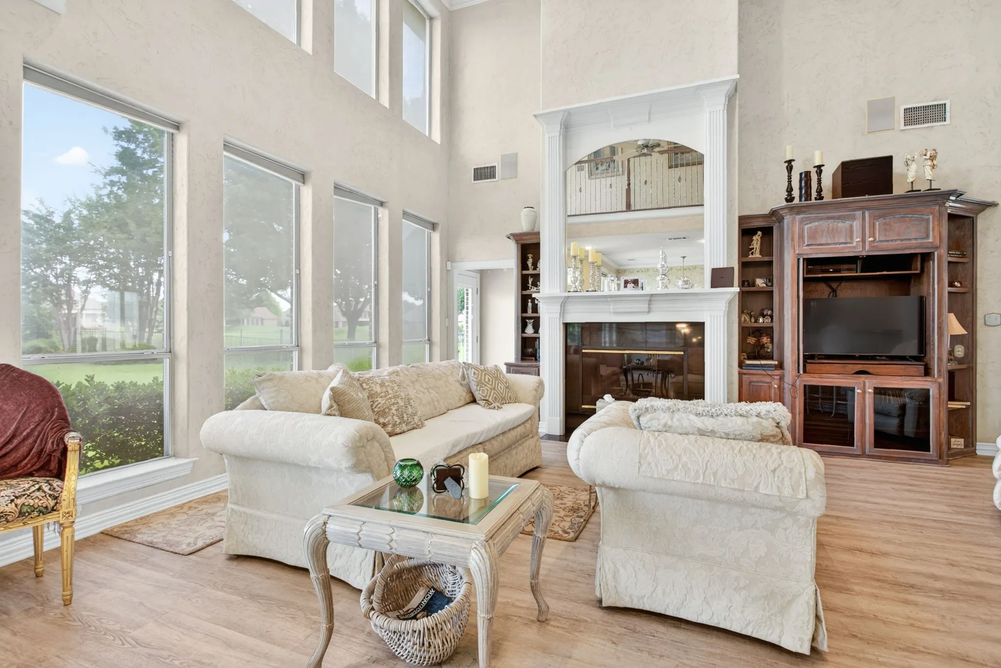 Single Family Residence For Sale in Tarrant County , 865 Thomas Crossing Drive, Fort Worth, Texas 76028, 4 Bedroom, 3 Bathroom, 3 Garage spaces, 3,371 Sqft, built in 1999, mls#21376531, Real Estate Agent in Fort Worth, Homes For Sale in Tarrant county, Homes For Sale in Fort Worth, Realtor in Fort Worth Texas, Real Estate Brokerage Independent Realty Texas, Luminita Cordes Realtor