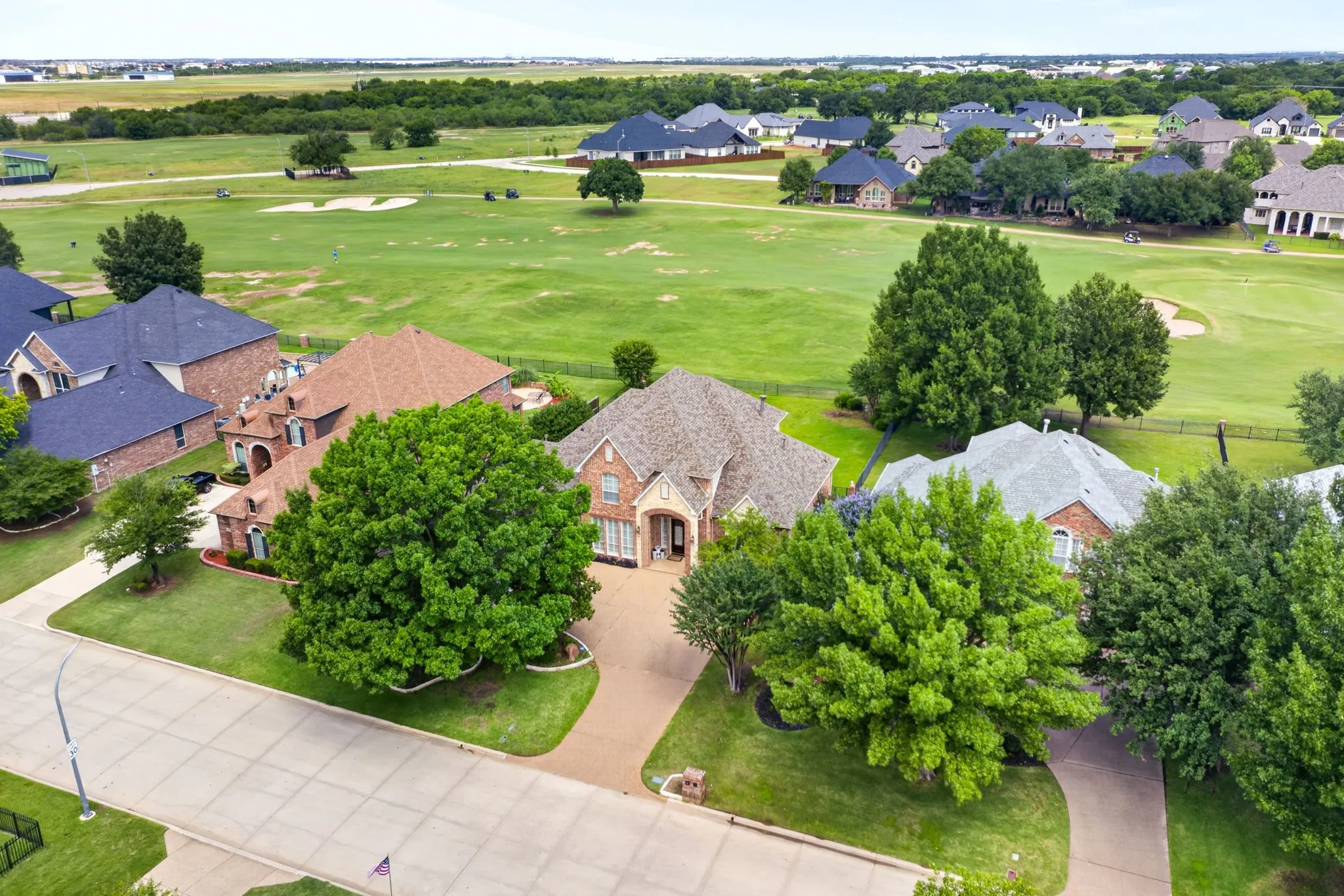 Single Family Residence For Sale in Tarrant County , 865 Thomas Crossing Drive, Fort Worth, Texas 76028, 4 Bedroom, 3 Bathroom, 3 Garage spaces, 3,371 Sqft, built in 1999, mls#21376531, Real Estate Agent in Fort Worth, Homes For Sale in Tarrant county, Homes For Sale in Fort Worth, Realtor in Fort Worth Texas, Real Estate Brokerage Independent Realty Texas, Luminita Cordes Realtor
