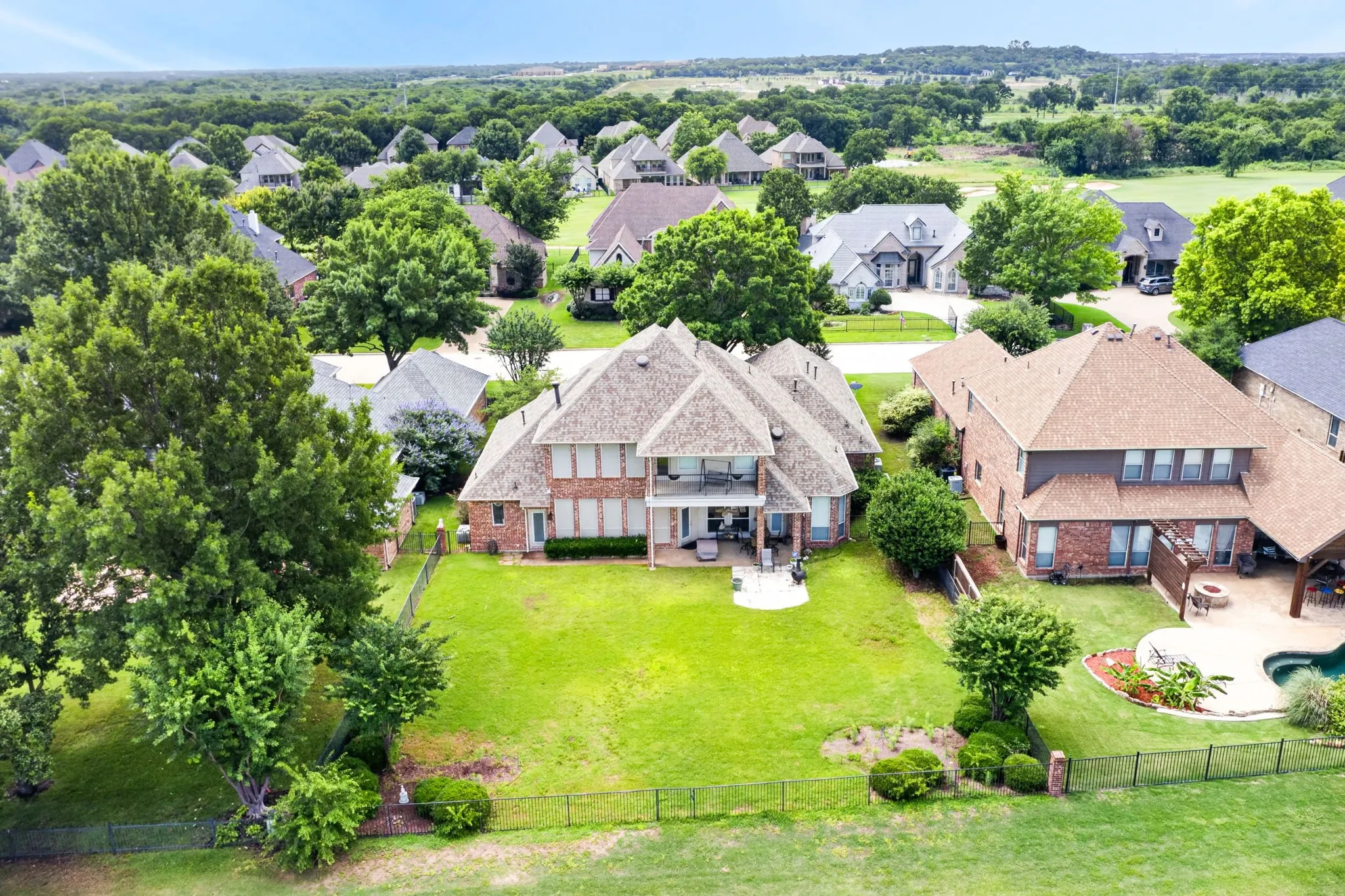 Single Family Residence For Sale in Tarrant County , 865 Thomas Crossing Drive, Fort Worth, Texas 76028, 4 Bedroom, 3 Bathroom, 3 Garage spaces, 3,371 Sqft, built in 1999, mls#21376531, Real Estate Agent in Fort Worth, Homes For Sale in Tarrant county, Homes For Sale in Fort Worth, Realtor in Fort Worth Texas, Real Estate Brokerage Independent Realty Texas, Luminita Cordes Realtor