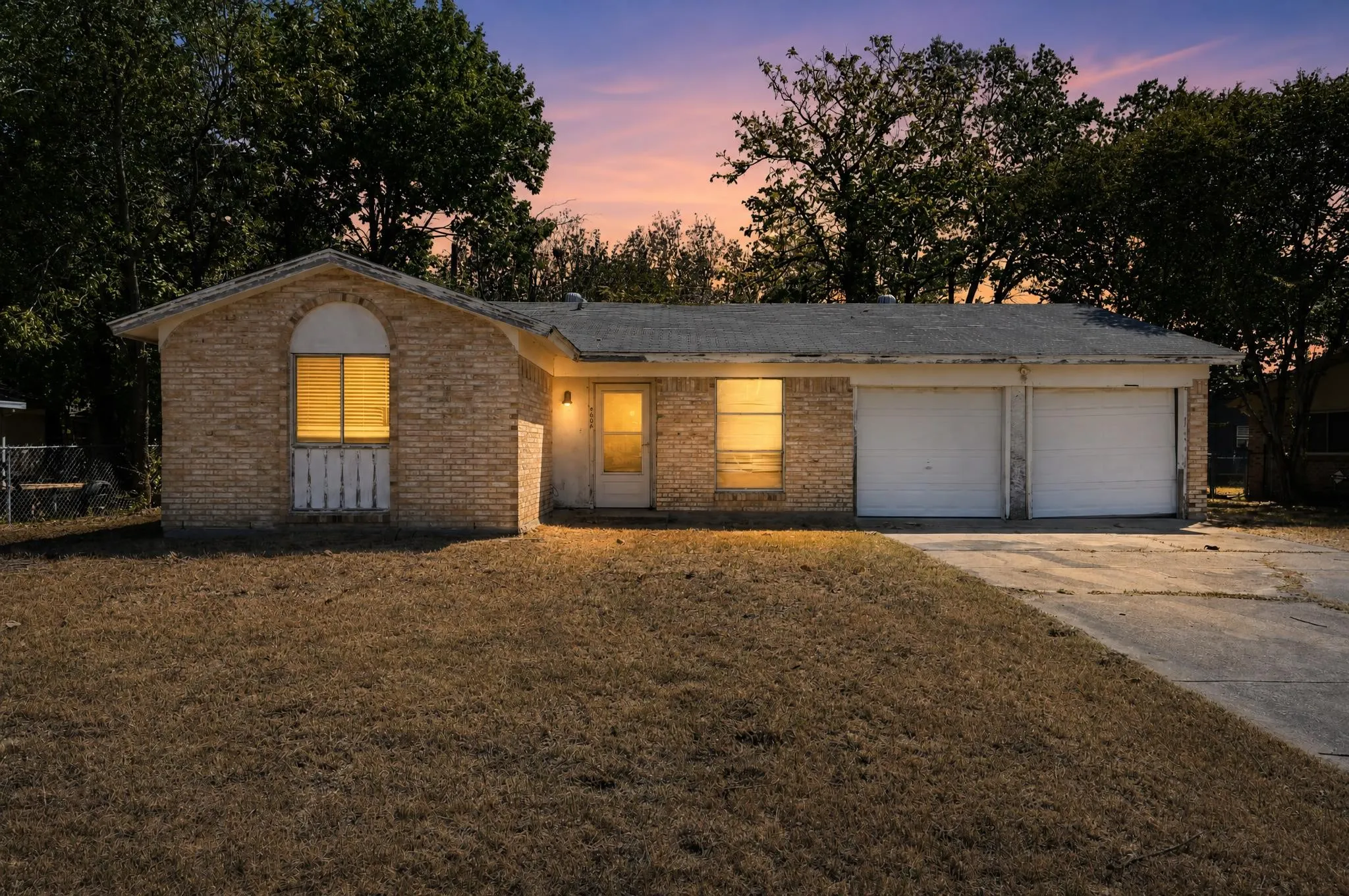 Single Family Residence For Sale in Dallas County , 4604 Navajo Trail, Balch Springs, Texas 75180, 3 Bedroom, 2 Bathroom, 2 Garage spaces, 1,102 Sqft, built in 1966, mls#21378100, Real Estate Agent in Balch Springs, Homes For Sale in Dallas county, Homes For Sale in Balch Springs, Realtor in Balch Springs Texas, Real Estate Brokerage Independent Realty Texas, Luminita Cordes Realtor