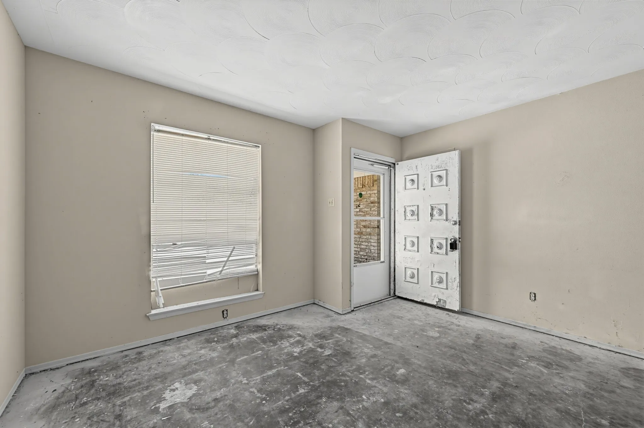 Single Family Residence For Sale in Dallas County , 4604 Navajo Trail, Balch Springs, Texas 75180, 3 Bedroom, 2 Bathroom, 2 Garage spaces, 1,102 Sqft, built in 1966, mls#21378100, Real Estate Agent in Balch Springs, Homes For Sale in Dallas county, Homes For Sale in Balch Springs, Realtor in Balch Springs Texas, Real Estate Brokerage Independent Realty Texas, Luminita Cordes Realtor