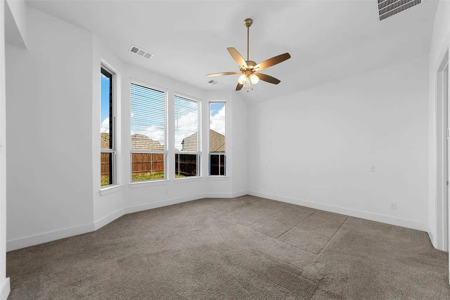 Single Family Residence For Rent in Collin County , 2025 St Andrews Drive, Celina, Texas 75009, 4 Bedroom, 3 Bathroom, 2 Garage spaces, 2,867 Sqft, built in 2020, mls#21378102, Real Estate Agent in Celina, Homes For Rent in Collin county, Homes For Rent in Celina, Realtor in Celina Texas, Real Estate Brokerage Independent Realty Texas, Luminita Cordes Realtor