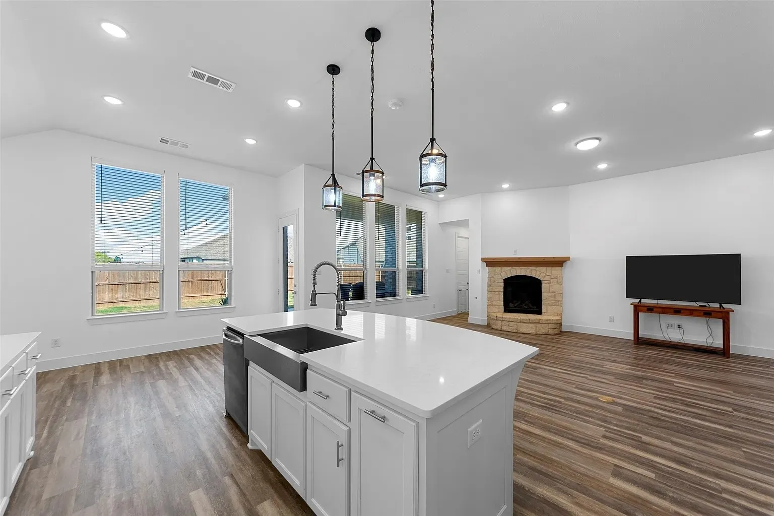 Single Family Residence For Rent in Collin County , 2025 St Andrews Drive, Celina, Texas 75009, 4 Bedroom, 3 Bathroom, 2 Garage spaces, 2,867 Sqft, built in 2020, mls#21378102, Real Estate Agent in Celina, Homes For Rent in Collin county, Homes For Rent in Celina, Realtor in Celina Texas, Real Estate Brokerage Independent Realty Texas, Luminita Cordes Realtor