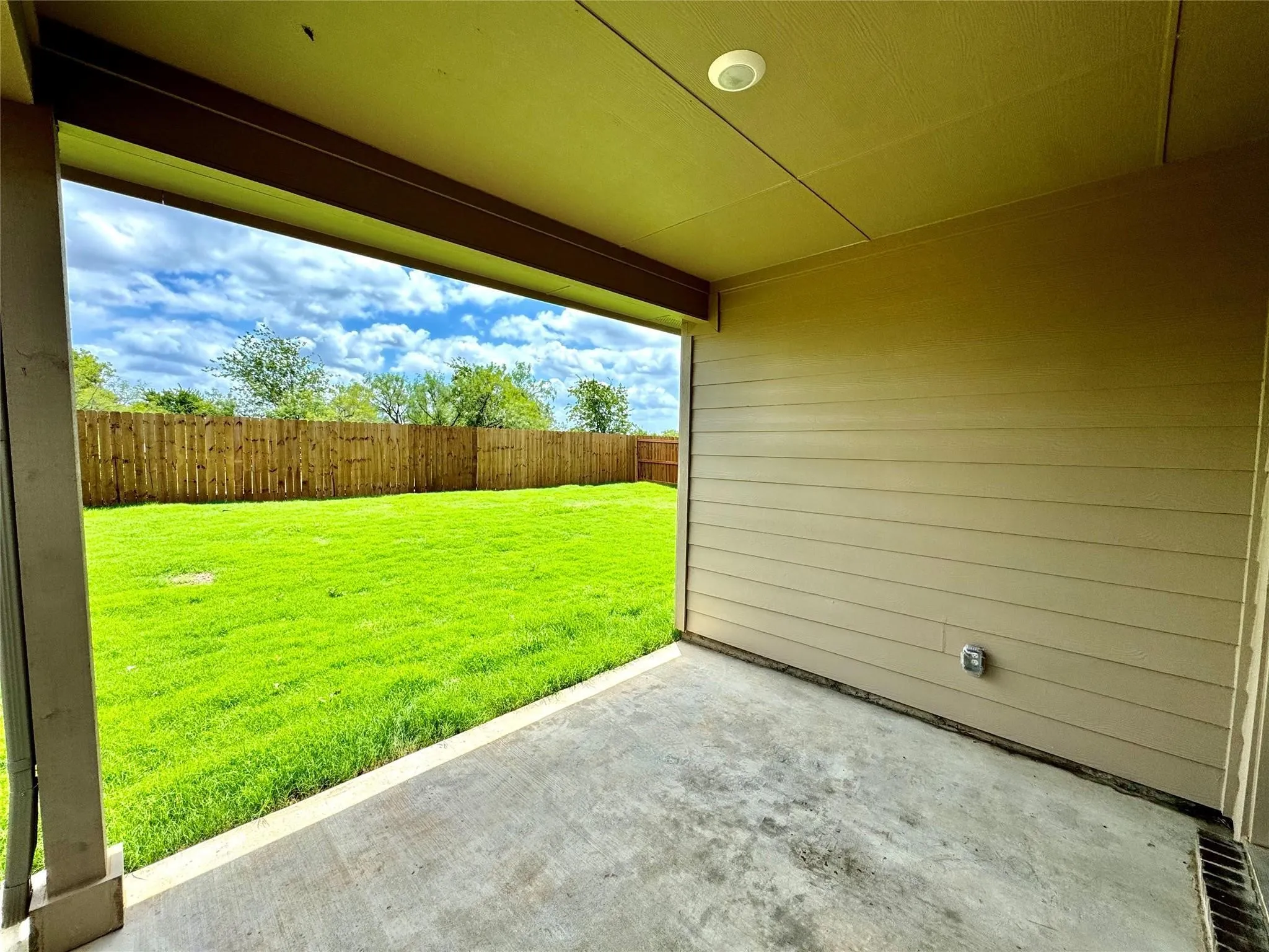 Single Family Residence For Rent in Tarrant County , 9653 Austin Hollow Road, Fort Worth, Texas 76036, 4 Bedroom, 2 Bathroom, 2 Garage spaces, 1,773 Sqft, built in 2024, mls#21378139, Real Estate Agent in Fort Worth, Homes For Rent in Tarrant county, Homes For Rent in Fort Worth, Realtor in Fort Worth Texas, Real Estate Brokerage Independent Realty Texas, Luminita Cordes Realtor