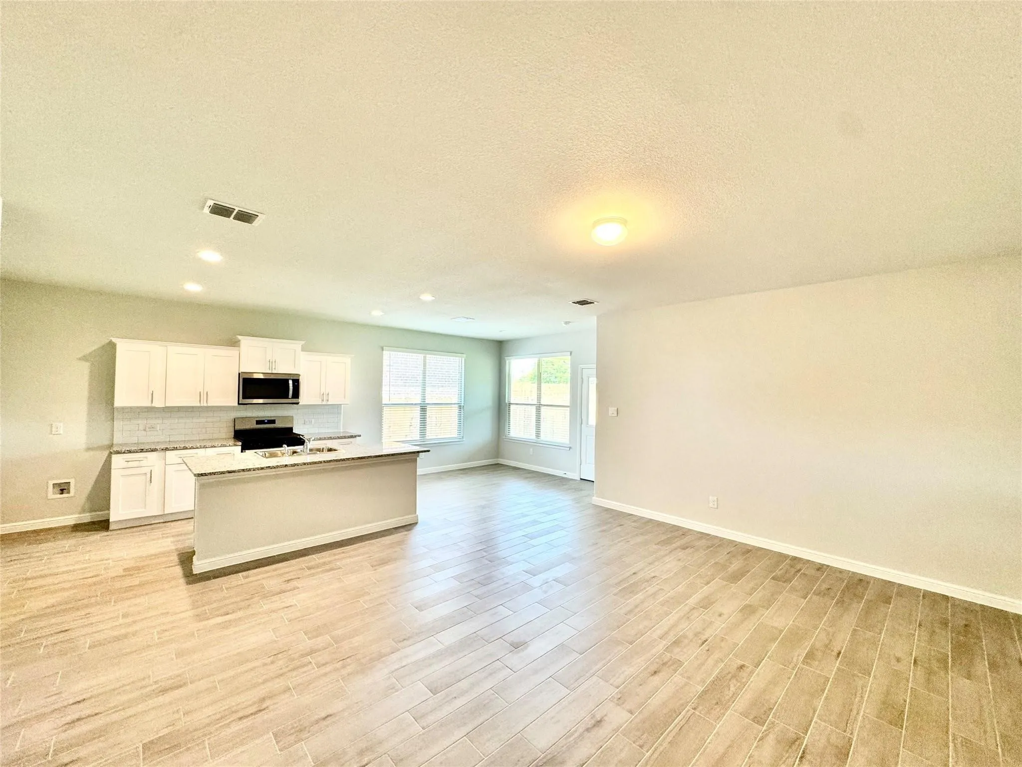 Single Family Residence For Rent in Tarrant County , 9653 Austin Hollow Road, Fort Worth, Texas 76036, 4 Bedroom, 2 Bathroom, 2 Garage spaces, 1,773 Sqft, built in 2024, mls#21378139, Real Estate Agent in Fort Worth, Homes For Rent in Tarrant county, Homes For Rent in Fort Worth, Realtor in Fort Worth Texas, Real Estate Brokerage Independent Realty Texas, Luminita Cordes Realtor