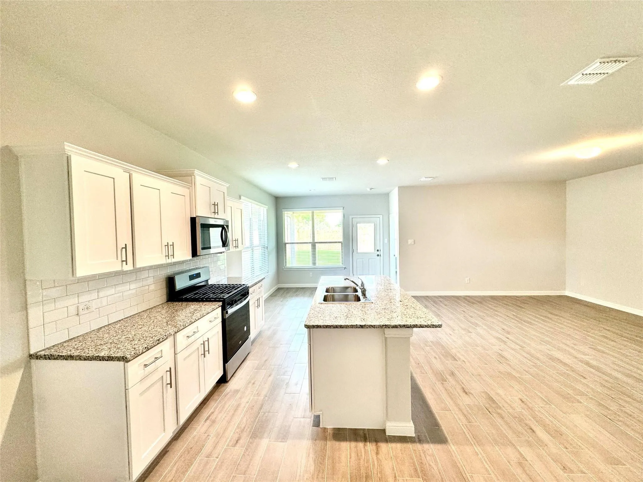 Single Family Residence For Rent in Tarrant County , 9653 Austin Hollow Road, Fort Worth, Texas 76036, 4 Bedroom, 2 Bathroom, 2 Garage spaces, 1,773 Sqft, built in 2024, mls#21378139, Real Estate Agent in Fort Worth, Homes For Rent in Tarrant county, Homes For Rent in Fort Worth, Realtor in Fort Worth Texas, Real Estate Brokerage Independent Realty Texas, Luminita Cordes Realtor