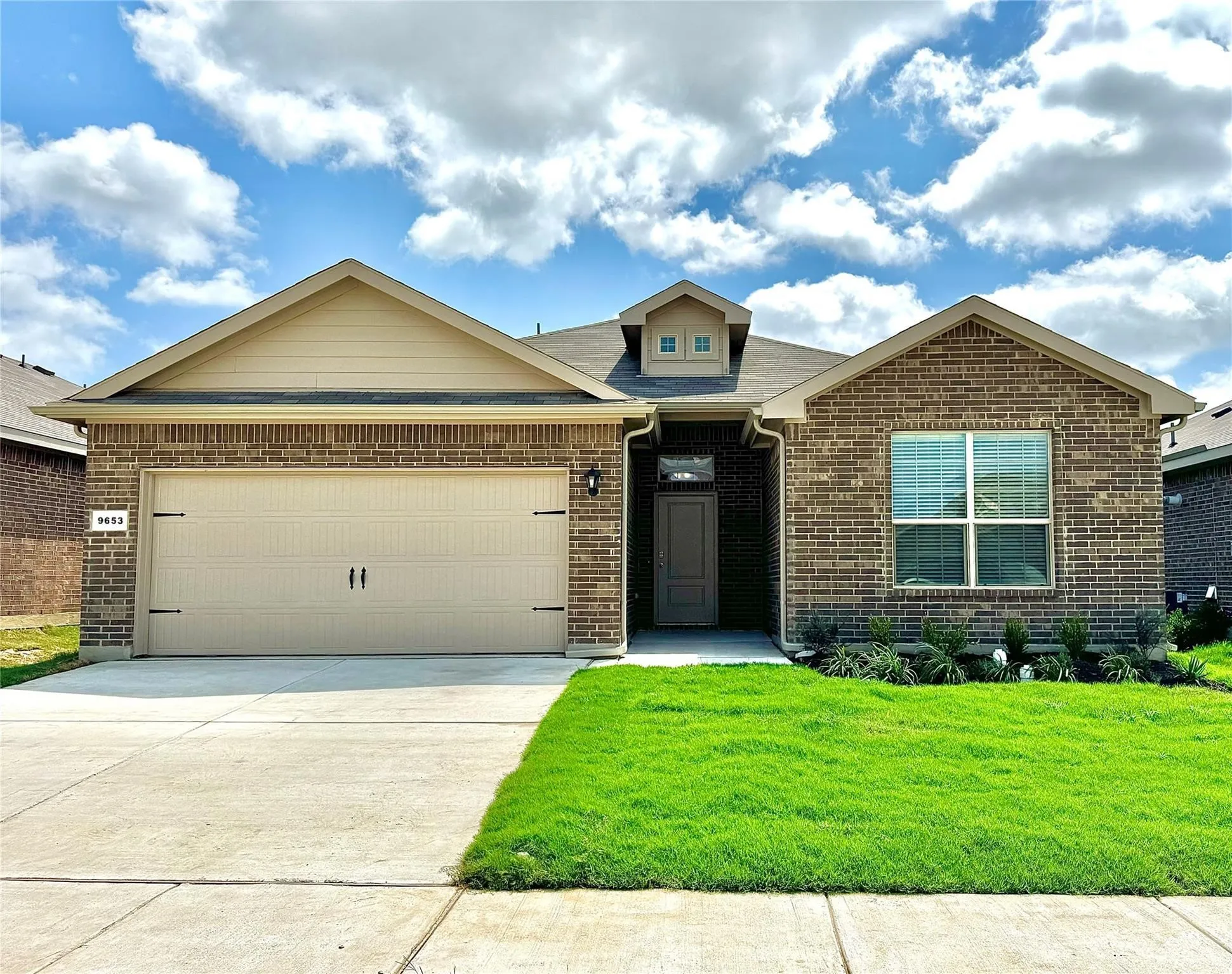 Single Family Residence For Rent in Tarrant County , 9653 Austin Hollow Road, Fort Worth, Texas 76036, 4 Bedroom, 2 Bathroom, 2 Garage spaces, 1,773 Sqft, built in 2024, mls#21378139, Real Estate Agent in Fort Worth, Homes For Rent in Tarrant county, Homes For Rent in Fort Worth, Realtor in Fort Worth Texas, Real Estate Brokerage Independent Realty Texas, Luminita Cordes Realtor