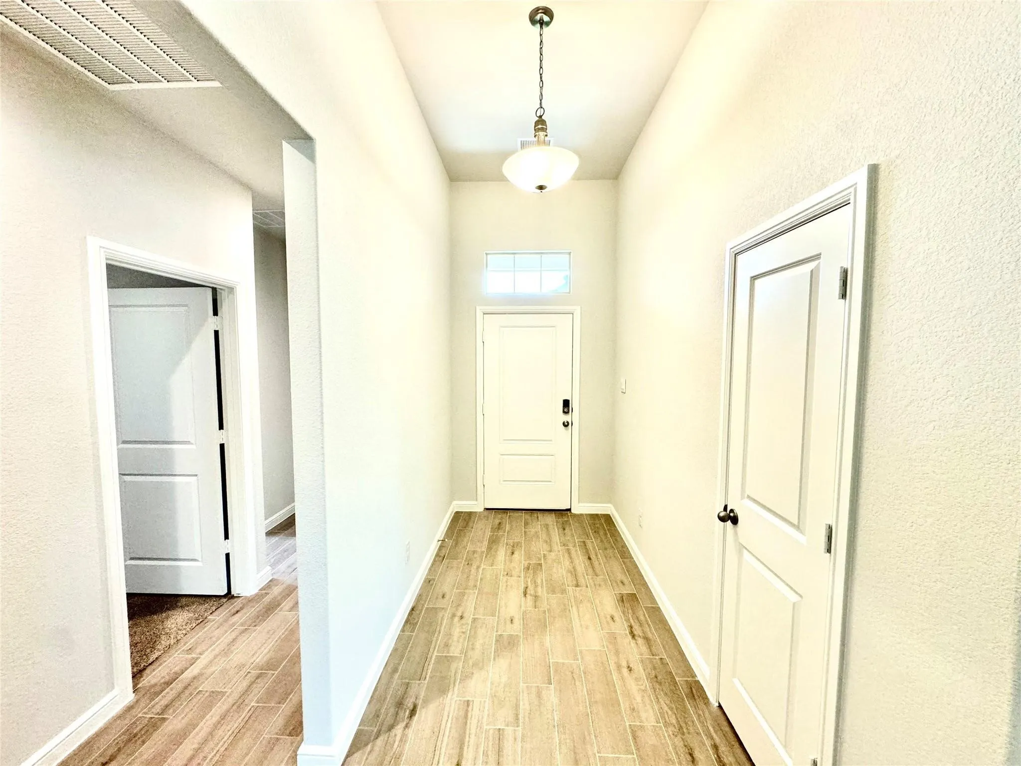 Single Family Residence For Rent in Tarrant County , 9653 Austin Hollow Road, Fort Worth, Texas 76036, 4 Bedroom, 2 Bathroom, 2 Garage spaces, 1,773 Sqft, built in 2024, mls#21378139, Real Estate Agent in Fort Worth, Homes For Rent in Tarrant county, Homes For Rent in Fort Worth, Realtor in Fort Worth Texas, Real Estate Brokerage Independent Realty Texas, Luminita Cordes Realtor