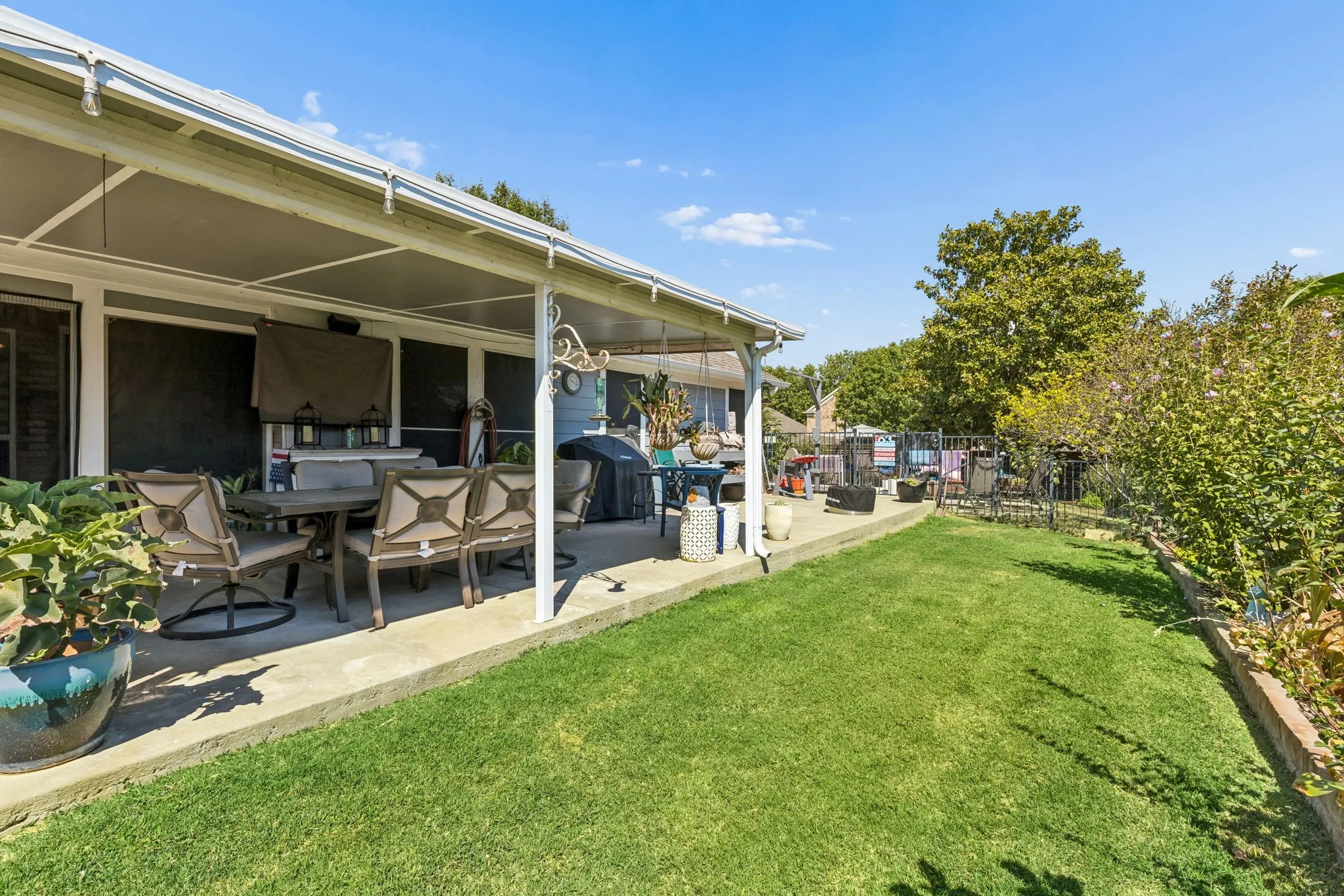 Single Family Residence For Sale in Collin County , 5301 Binbranch Lane, Mc Kinney, Texas 75071, 3 Bedroom, 2 Bathroom, 2 Garage spaces, 2,285 Sqft, built in 2005, mls#21366581, Real Estate Agent in Mc Kinney, Homes For Sale in Collin county, Homes For Sale in Mc Kinney, Realtor in Mc Kinney Texas, Real Estate Brokerage Independent Realty Texas, Luminita Cordes Realtor