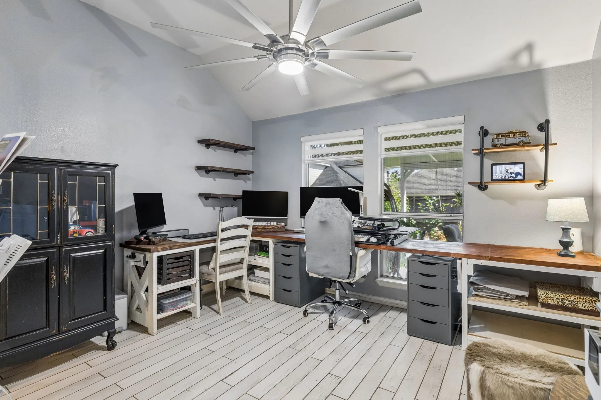 Single Family Residence For Sale in Collin County , 5301 Binbranch Lane, Mc Kinney, Texas 75071, 3 Bedroom, 2 Bathroom, 2 Garage spaces, 2,285 Sqft, built in 2005, mls#21366581, Real Estate Agent in Mc Kinney, Homes For Sale in Collin county, Homes For Sale in Mc Kinney, Realtor in Mc Kinney Texas, Real Estate Brokerage Independent Realty Texas, Luminita Cordes Realtor