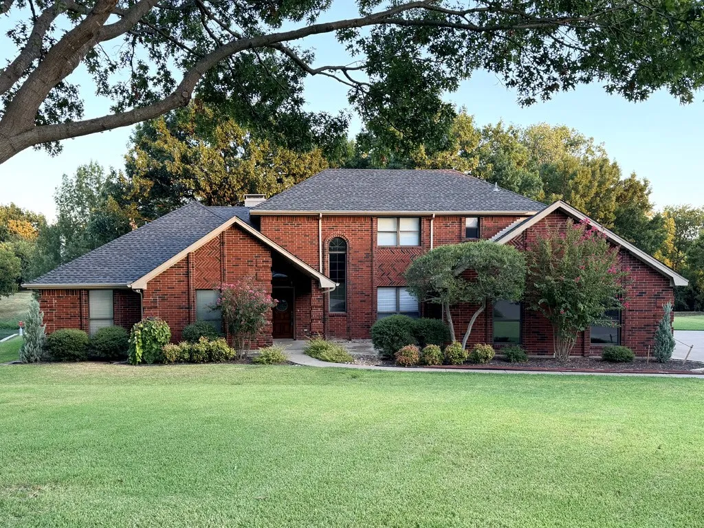 Single Family Residence For Sale in Collin County , 26 Lago Vista W, Wylie, Texas 75098, 4 Bedroom, 3 Bathroom, 3 Garage spaces, 3,458 Sqft, built in 1987, mls#21373215, Real Estate Agent in Wylie, Homes For Sale in Collin county, Homes For Sale in Wylie, Realtor in Wylie Texas, Real Estate Brokerage Independent Realty Texas, Luminita Cordes Realtor