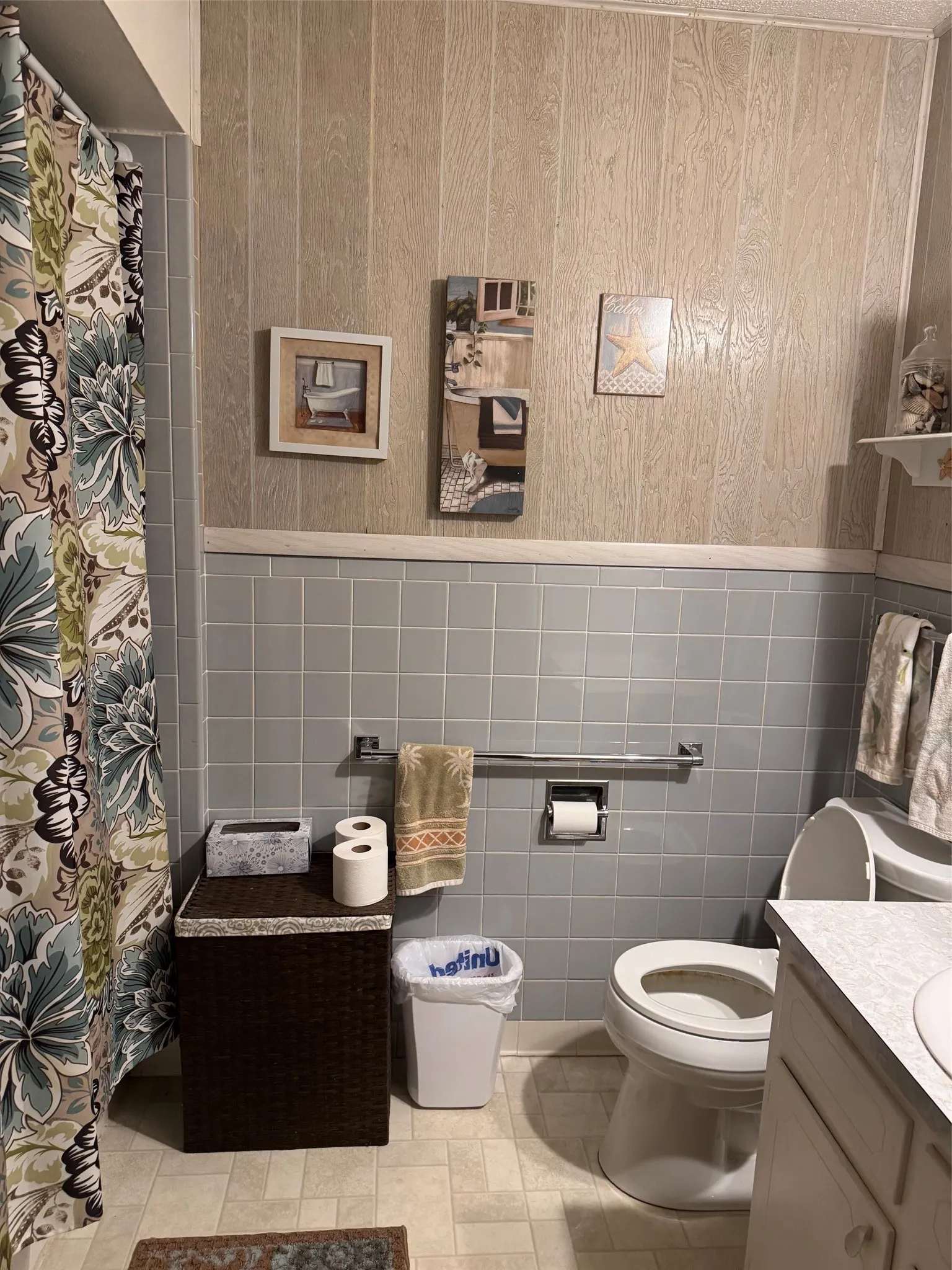 Single Family Residence For Sale in Hardeman County , 20 Elbert Heights Street, Quanah, Texas 79252, 3 Bedroom, 2 Bathroom, Garage spaces, 2,415 Sqft, built in 1965, mls#21378147, Real Estate Agent in Quanah, Homes For Sale in Hardeman county, Homes For Sale in Quanah, Realtor in Quanah Texas, Real Estate Brokerage Independent Realty Texas, Luminita Cordes Realtor