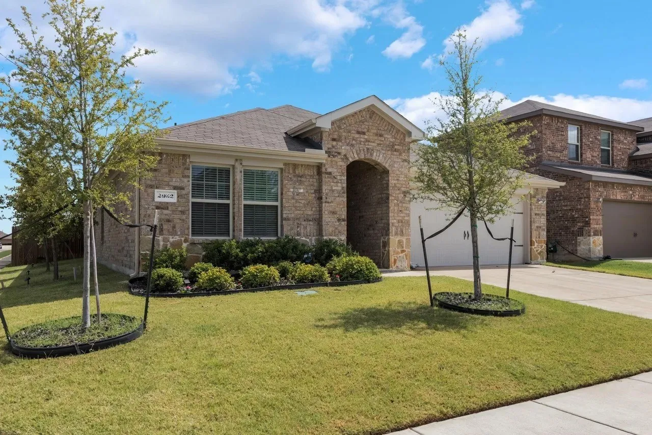 Single Family Residence For Rent in Hunt County , 2952 Goodrich Street, Royse City, Texas 75189, 4 Bedroom, 2 Bathroom, 2 Garage spaces, 2,087 Sqft, built in 2021, mls#21378148, Real Estate Agent in Royse City, Homes For Rent in Hunt county, Homes For Rent in Royse City, Realtor in Royse City Texas, Real Estate Brokerage Independent Realty Texas, Luminita Cordes Realtor