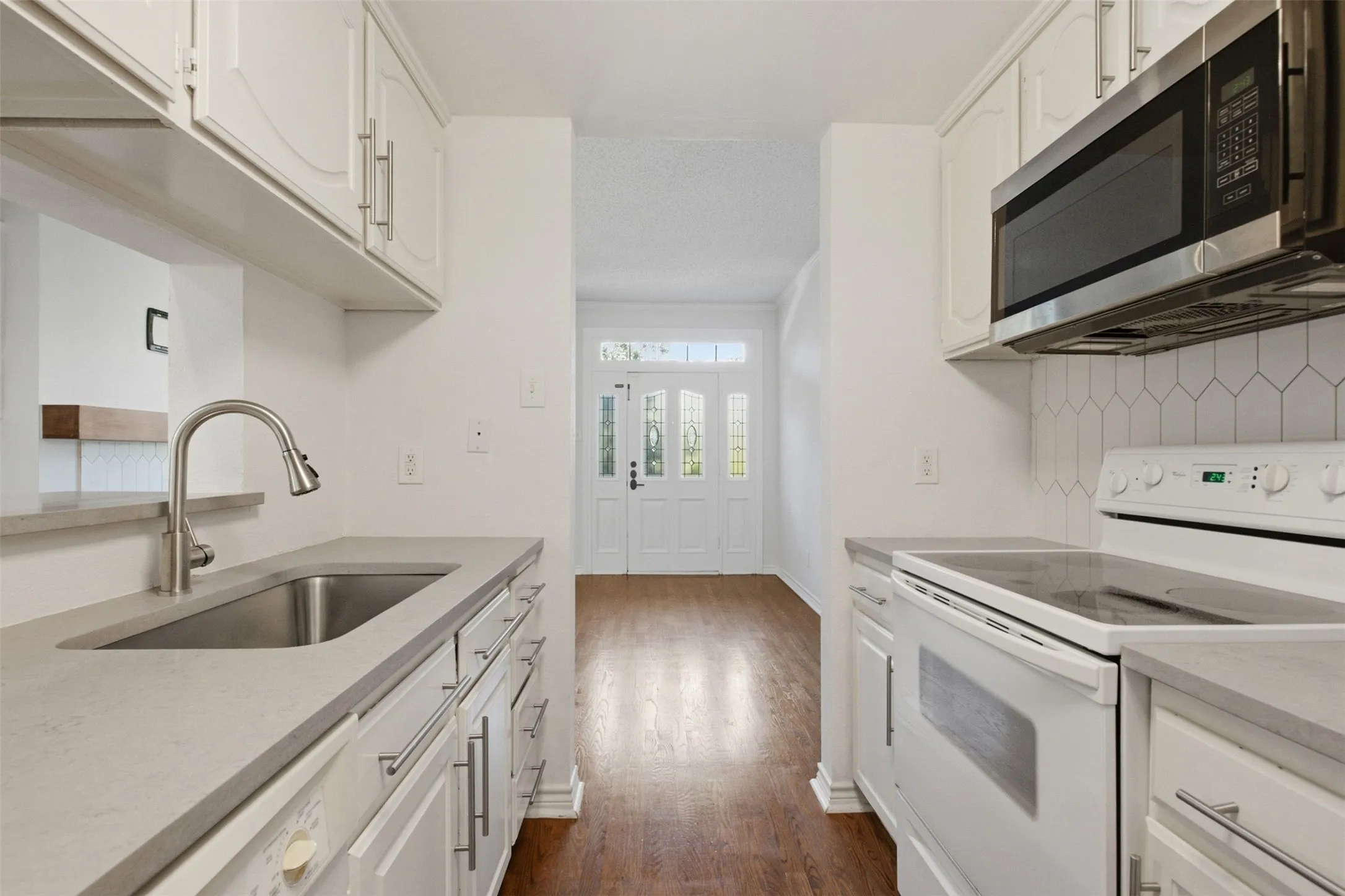 Condominium For Rent in Dallas County , 6318 Richmond Avenue 2304, Dallas, Texas 75214, 2 Bedroom, 2 Bathroom, Garage spaces, 1,018 Sqft, built in 1984, mls#21362399, Real Estate Agent in Dallas, Homes For Rent in Dallas county, Homes For Rent in Dallas, Realtor in Dallas Texas, Real Estate Brokerage Independent Realty Texas, Luminita Cordes Realtor