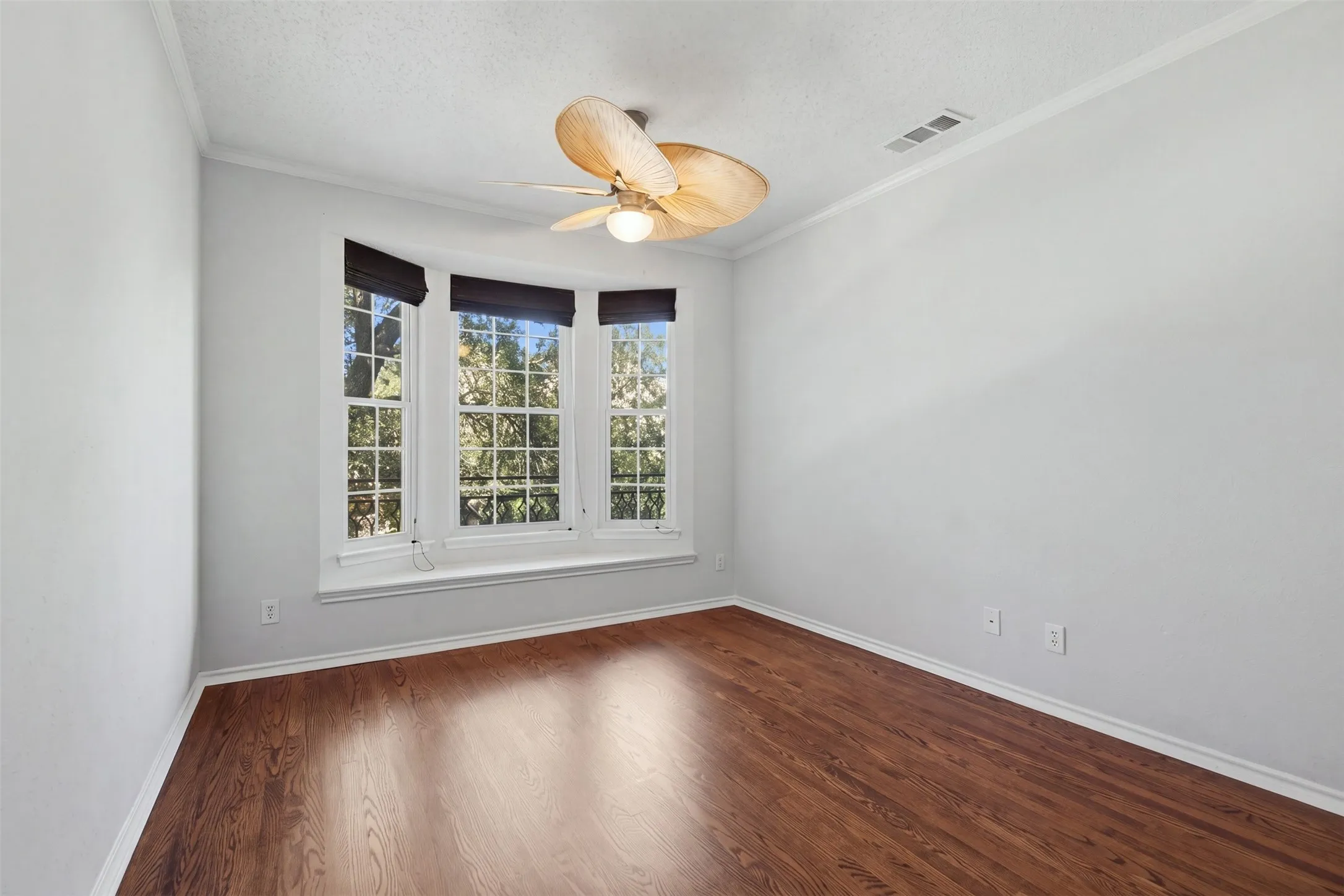 Condominium For Rent in Dallas County , 6318 Richmond Avenue 2304, Dallas, Texas 75214, 2 Bedroom, 2 Bathroom, Garage spaces, 1,018 Sqft, built in 1984, mls#21362399, Real Estate Agent in Dallas, Homes For Rent in Dallas county, Homes For Rent in Dallas, Realtor in Dallas Texas, Real Estate Brokerage Independent Realty Texas, Luminita Cordes Realtor