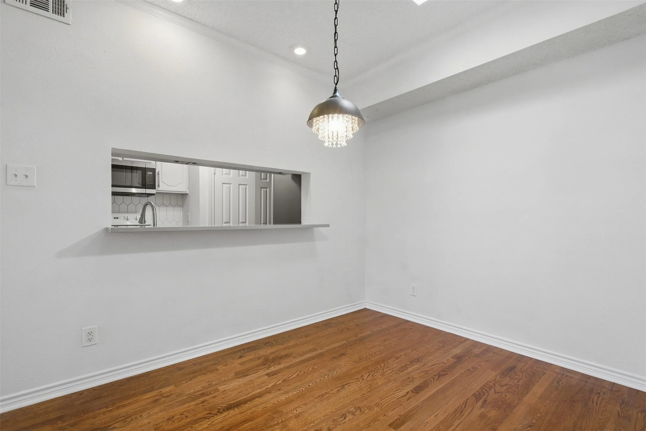 Condominium For Rent in Dallas County , 6318 Richmond Avenue 2304, Dallas, Texas 75214, 2 Bedroom, 2 Bathroom, Garage spaces, 1,018 Sqft, built in 1984, mls#21362399, Real Estate Agent in Dallas, Homes For Rent in Dallas county, Homes For Rent in Dallas, Realtor in Dallas Texas, Real Estate Brokerage Independent Realty Texas, Luminita Cordes Realtor