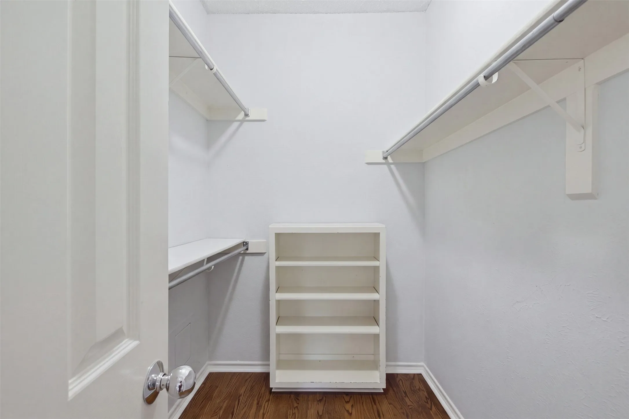 Condominium For Rent in Dallas County , 6318 Richmond Avenue 2304, Dallas, Texas 75214, 2 Bedroom, 2 Bathroom, Garage spaces, 1,018 Sqft, built in 1984, mls#21362399, Real Estate Agent in Dallas, Homes For Rent in Dallas county, Homes For Rent in Dallas, Realtor in Dallas Texas, Real Estate Brokerage Independent Realty Texas, Luminita Cordes Realtor