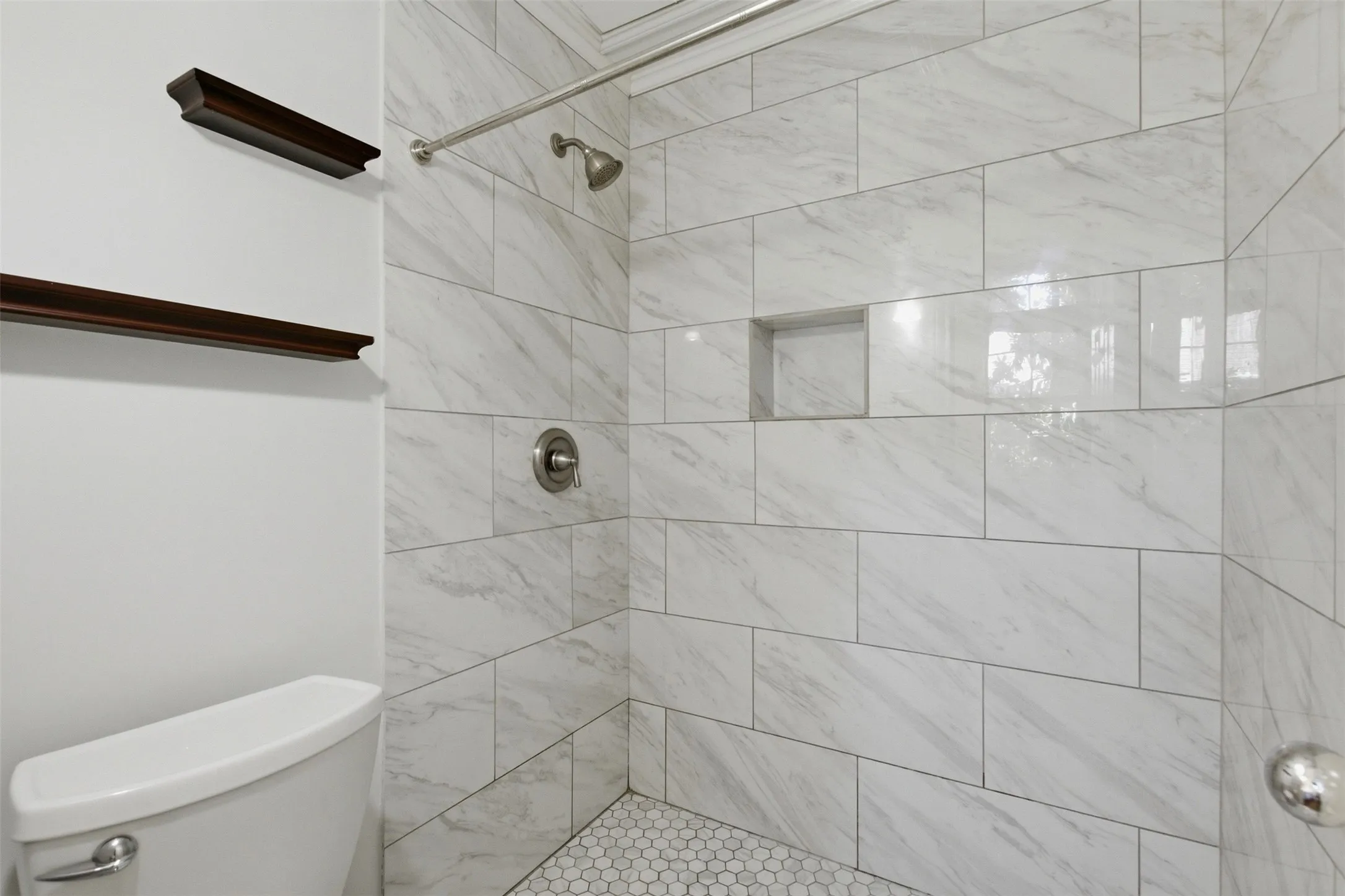Condominium For Rent in Dallas County , 6318 Richmond Avenue 2304, Dallas, Texas 75214, 2 Bedroom, 2 Bathroom, Garage spaces, 1,018 Sqft, built in 1984, mls#21362399, Real Estate Agent in Dallas, Homes For Rent in Dallas county, Homes For Rent in Dallas, Realtor in Dallas Texas, Real Estate Brokerage Independent Realty Texas, Luminita Cordes Realtor