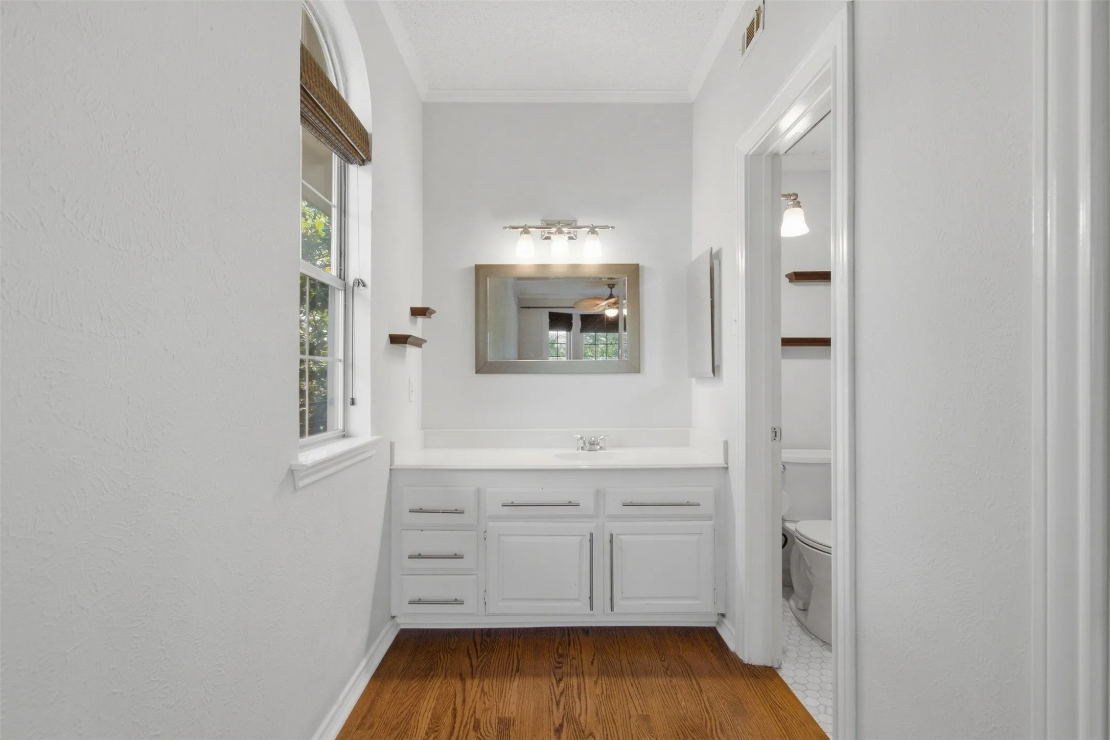 Condominium For Rent in Dallas County , 6318 Richmond Avenue 2304, Dallas, Texas 75214, 2 Bedroom, 2 Bathroom, Garage spaces, 1,018 Sqft, built in 1984, mls#21362399, Real Estate Agent in Dallas, Homes For Rent in Dallas county, Homes For Rent in Dallas, Realtor in Dallas Texas, Real Estate Brokerage Independent Realty Texas, Luminita Cordes Realtor