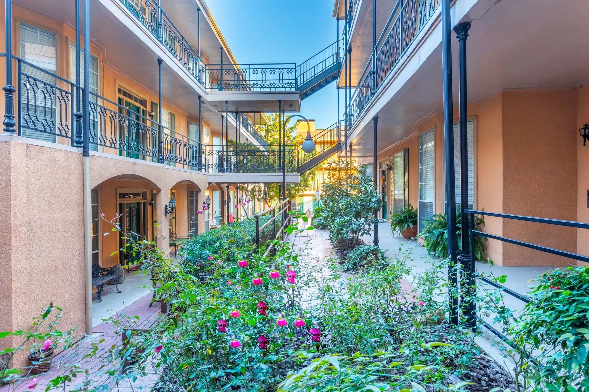 Condominium For Rent in Dallas County , 6318 Richmond Avenue 2304, Dallas, Texas 75214, 2 Bedroom, 2 Bathroom, Garage spaces, 1,018 Sqft, built in 1984, mls#21362399, Real Estate Agent in Dallas, Homes For Rent in Dallas county, Homes For Rent in Dallas, Realtor in Dallas Texas, Real Estate Brokerage Independent Realty Texas, Luminita Cordes Realtor