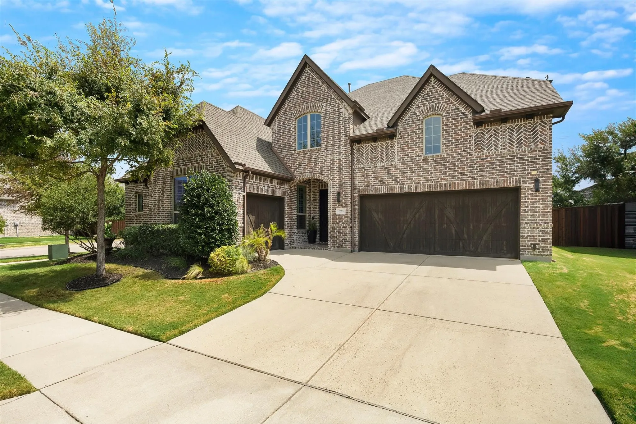 Single Family Residence For Sale in Denton County , 7288 Champagne Drive, Frisco, Texas 75034, 4 Bedroom, 5 Bathroom, 3 Garage spaces, 4,269 Sqft, built in 2015, mls#21365092, Real Estate Agent in Frisco, Homes For Sale in Denton county, Homes For Sale in Frisco, Realtor in Frisco Texas, Real Estate Brokerage Independent Realty Texas, Luminita Cordes Realtor