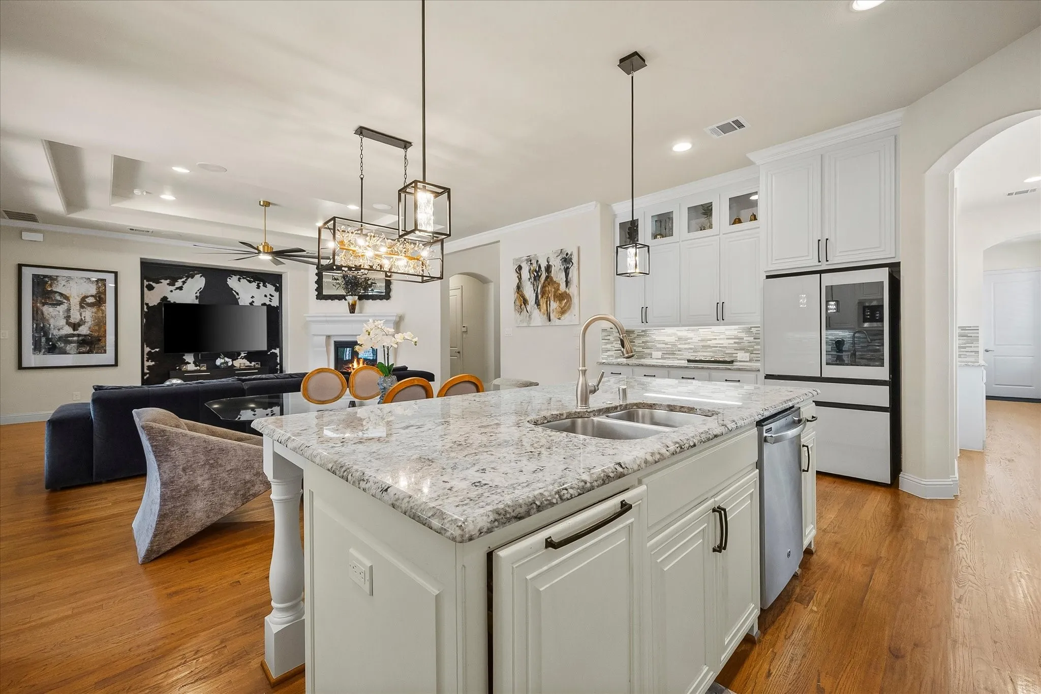 Single Family Residence For Sale in Denton County , 7288 Champagne Drive, Frisco, Texas 75034, 4 Bedroom, 5 Bathroom, 3 Garage spaces, 4,269 Sqft, built in 2015, mls#21365092, Real Estate Agent in Frisco, Homes For Sale in Denton county, Homes For Sale in Frisco, Realtor in Frisco Texas, Real Estate Brokerage Independent Realty Texas, Luminita Cordes Realtor
