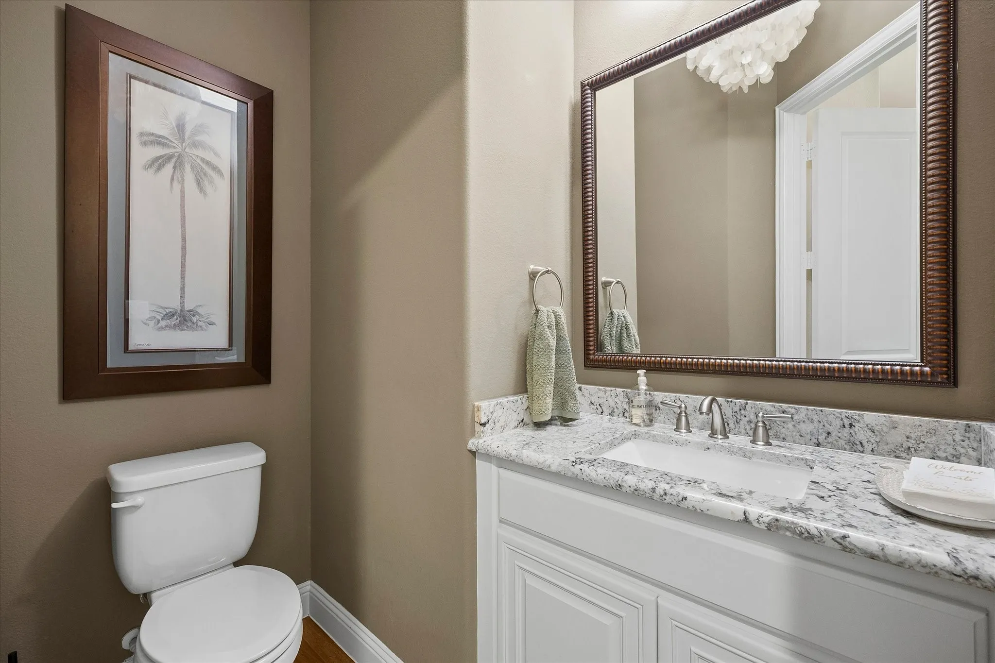 1st floor 1/2 bath