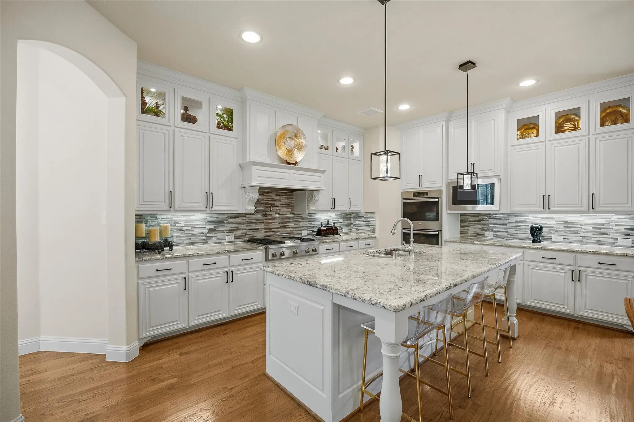 Single Family Residence For Sale in Denton County , 7288 Champagne Drive, Frisco, Texas 75034, 4 Bedroom, 5 Bathroom, 3 Garage spaces, 4,269 Sqft, built in 2015, mls#21365092, Real Estate Agent in Frisco, Homes For Sale in Denton county, Homes For Sale in Frisco, Realtor in Frisco Texas, Real Estate Brokerage Independent Realty Texas, Luminita Cordes Realtor