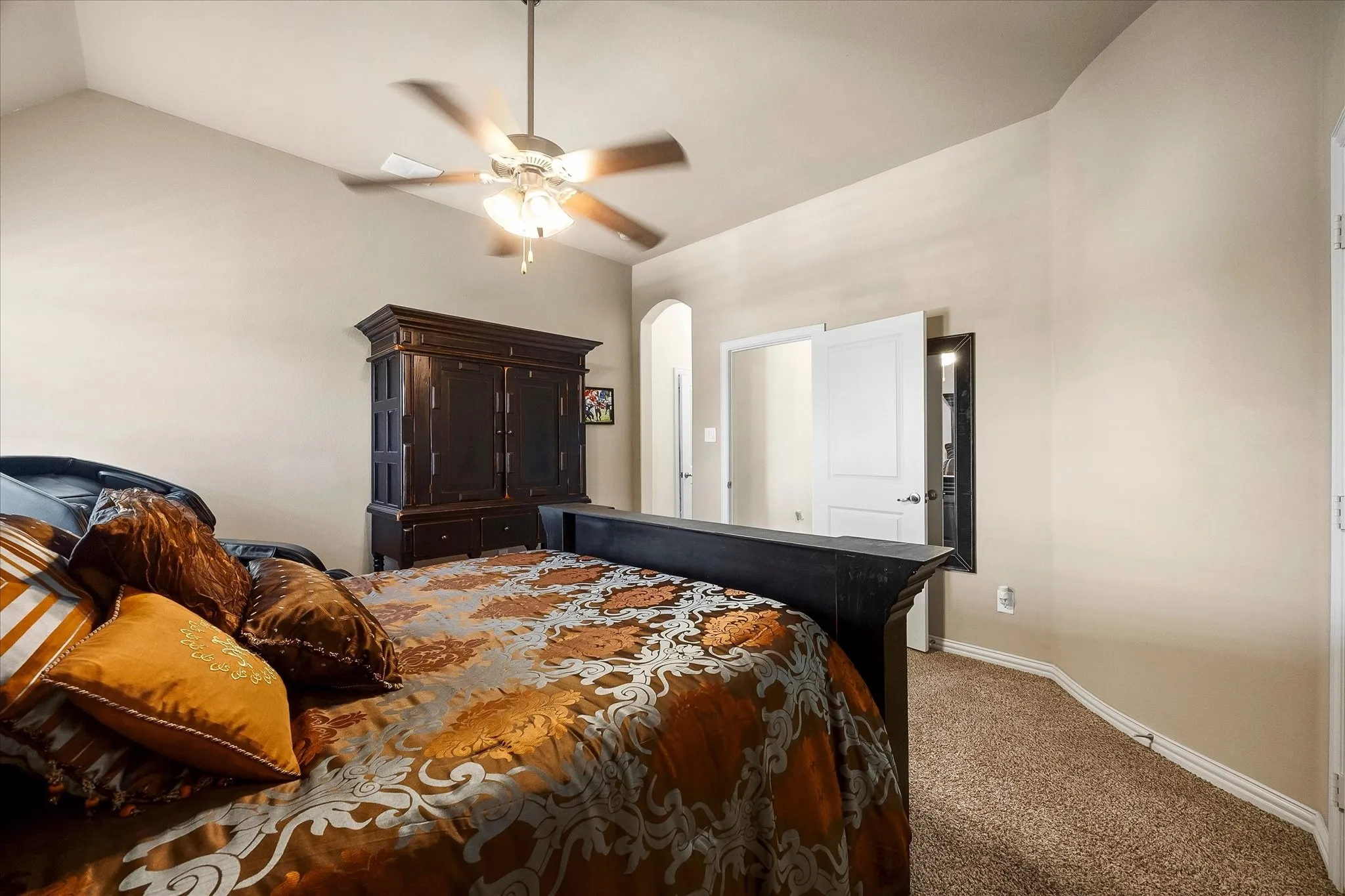 2nd floor bedroom