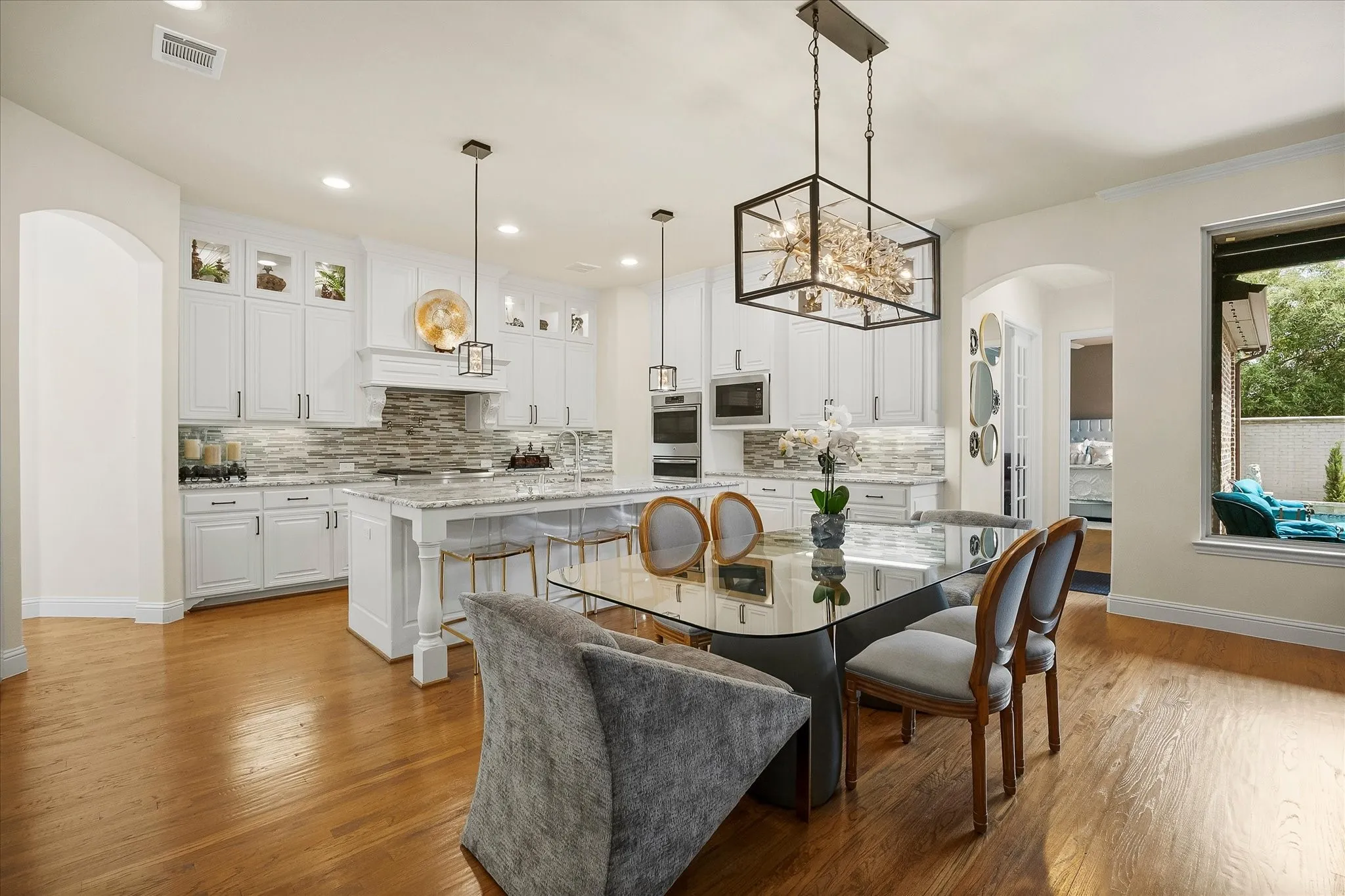 Single Family Residence For Sale in Denton County , 7288 Champagne Drive, Frisco, Texas 75034, 4 Bedroom, 5 Bathroom, 3 Garage spaces, 4,269 Sqft, built in 2015, mls#21365092, Real Estate Agent in Frisco, Homes For Sale in Denton county, Homes For Sale in Frisco, Realtor in Frisco Texas, Real Estate Brokerage Independent Realty Texas, Luminita Cordes Realtor